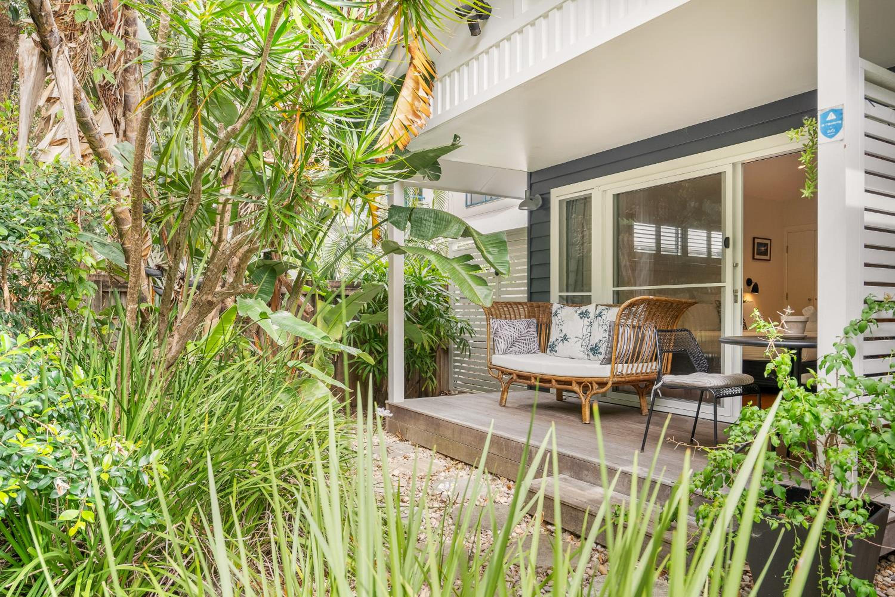 Garden King Suite