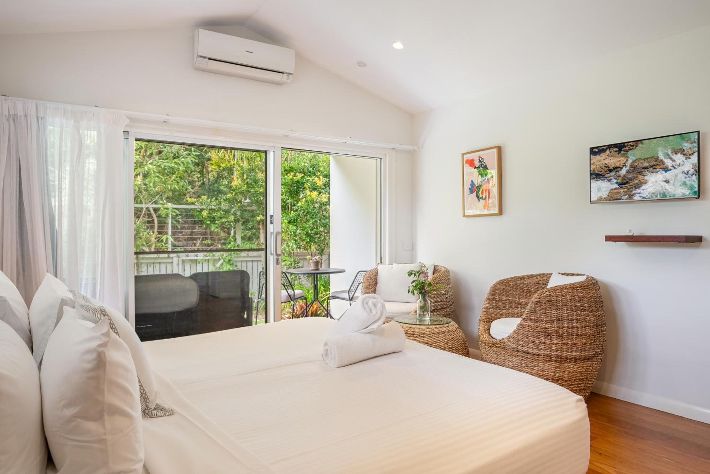 Garden King Suite