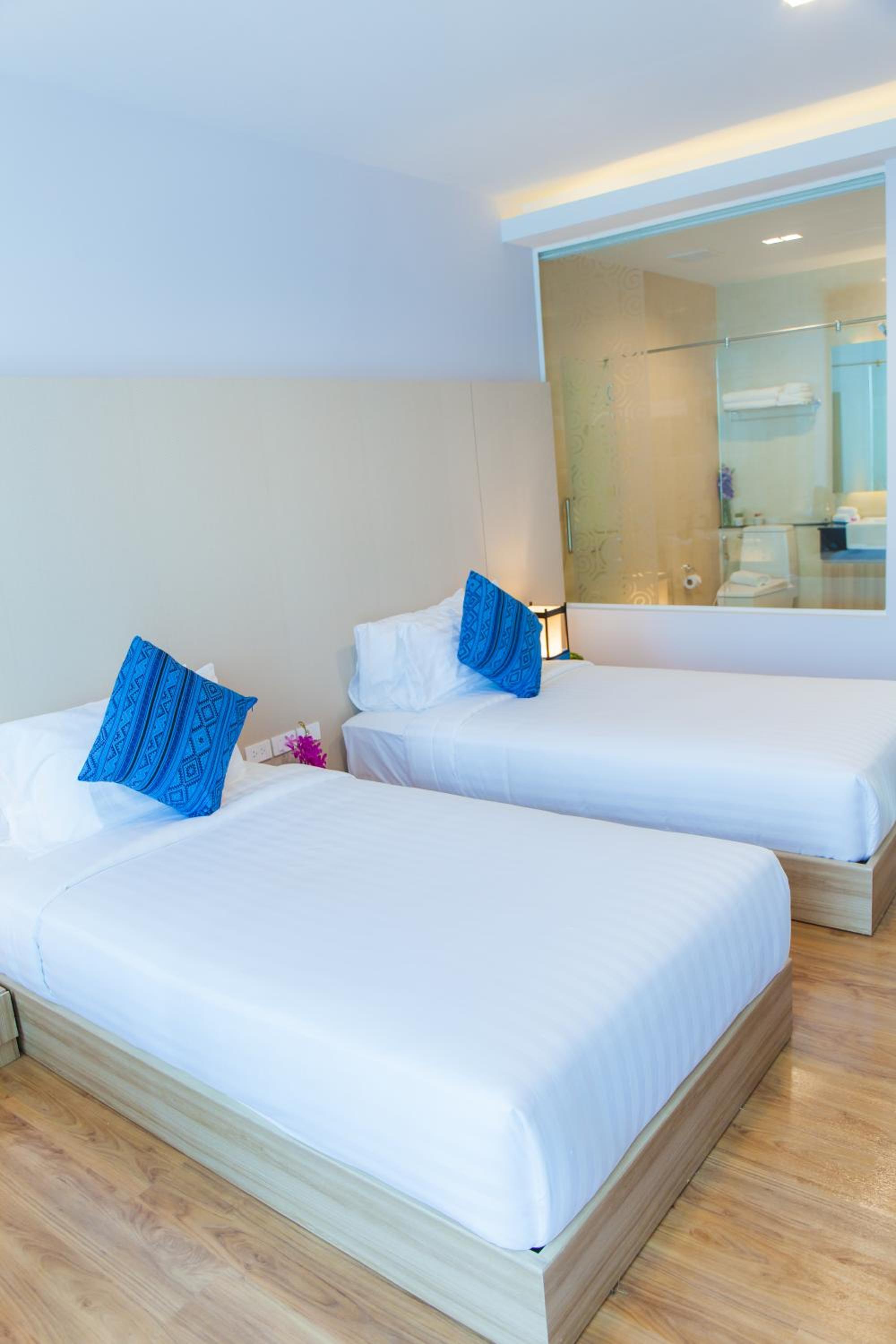 Deluxe Twin Room - Photo 6