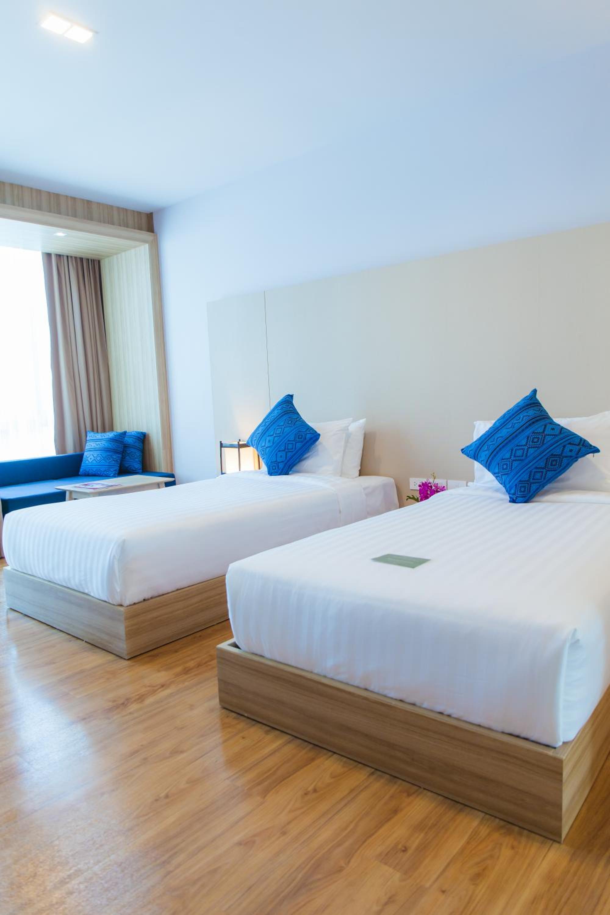 Deluxe Twin Room - Photo 8