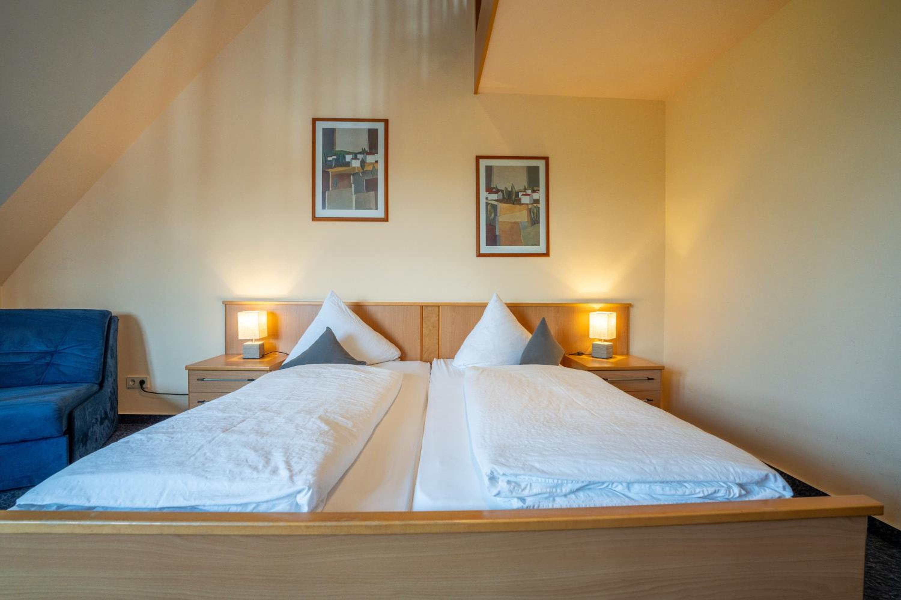 4 Bed Maisonette - Photo 8