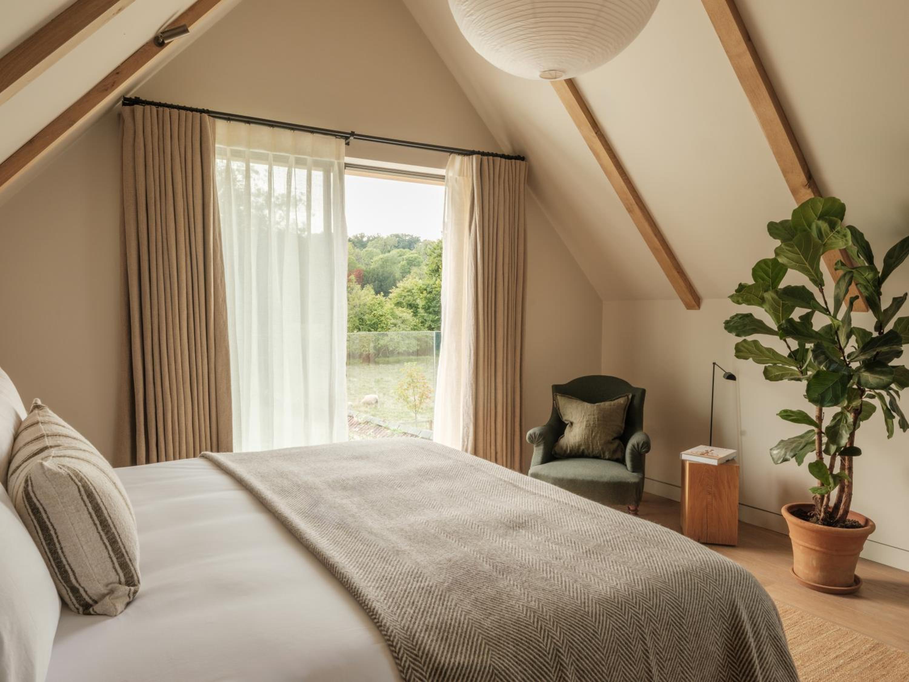 Deluxe Double Room with Balcony photo 3