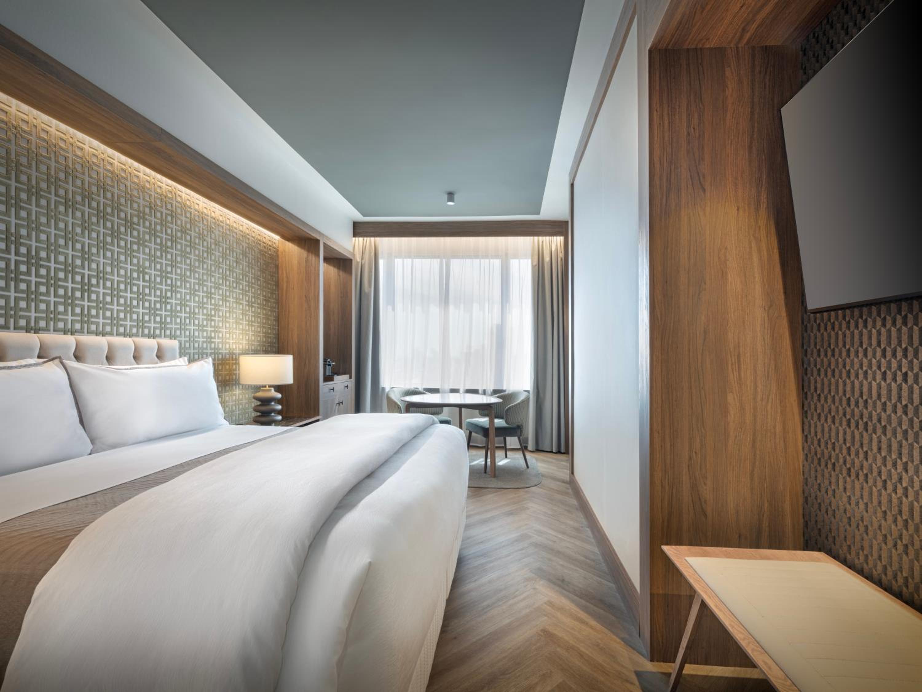 King Corner Suite