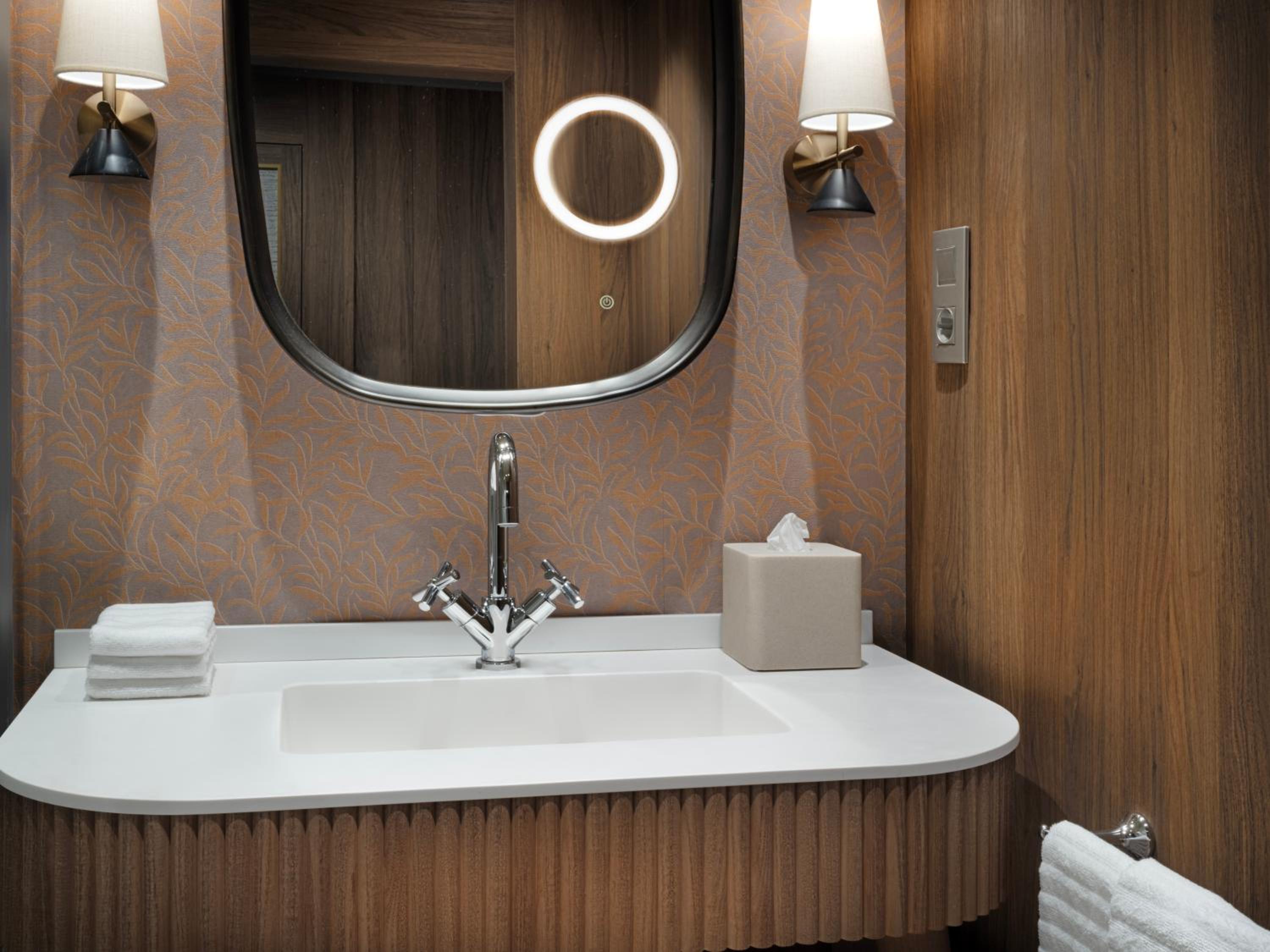 Deluxe Twin Room with City View