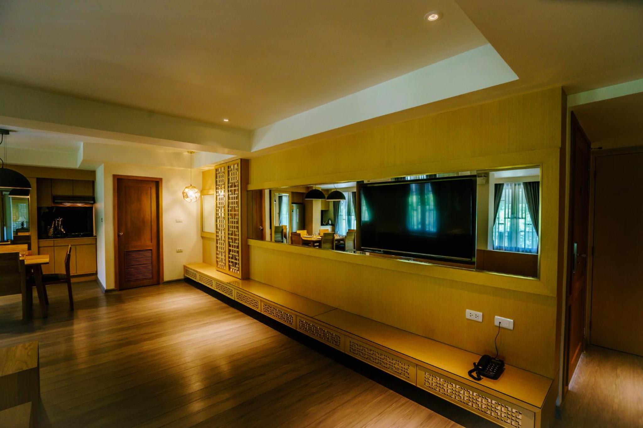 Penthouse Suite - Photo 6