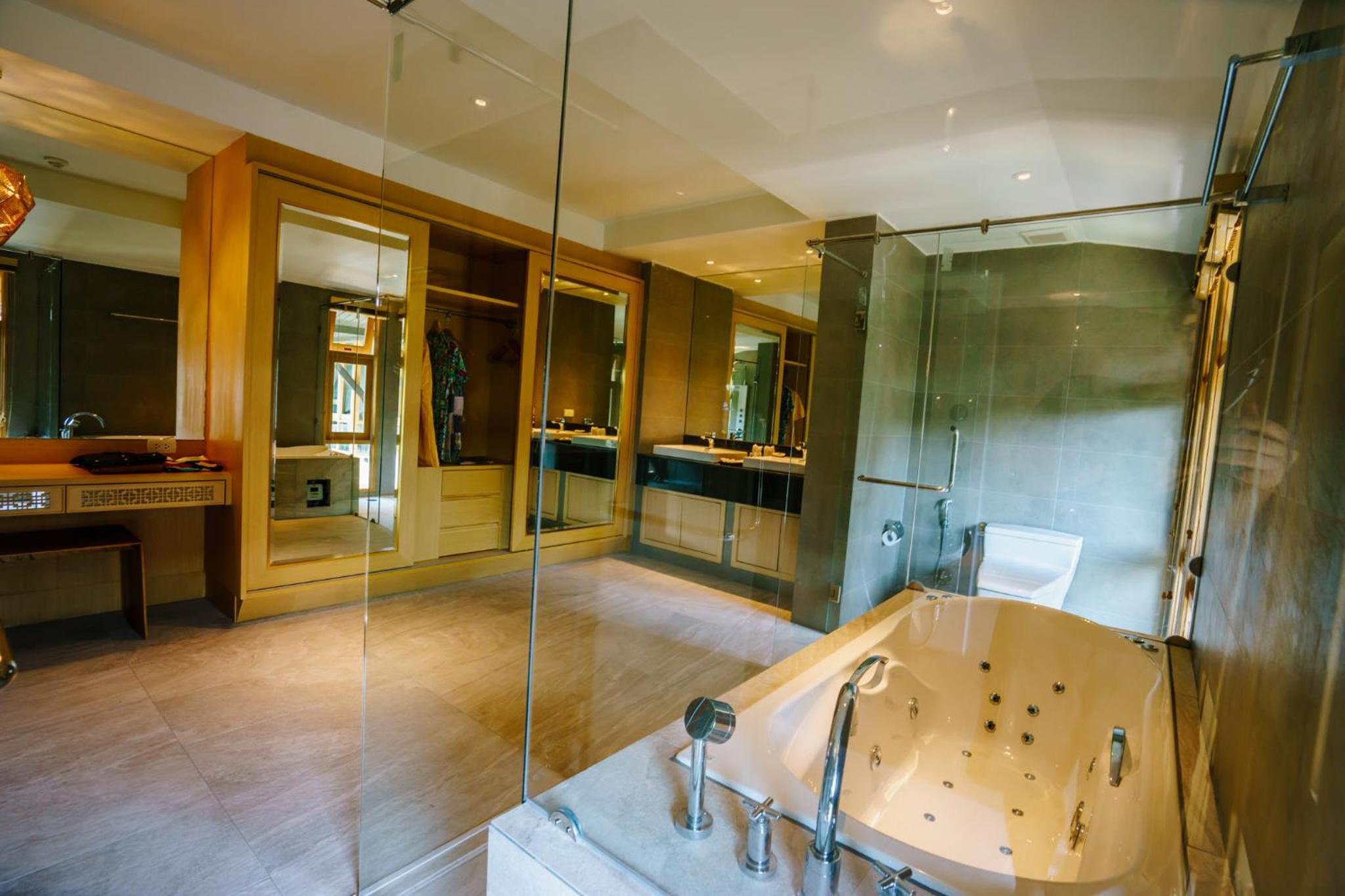 Penthouse Suite - Photo 3