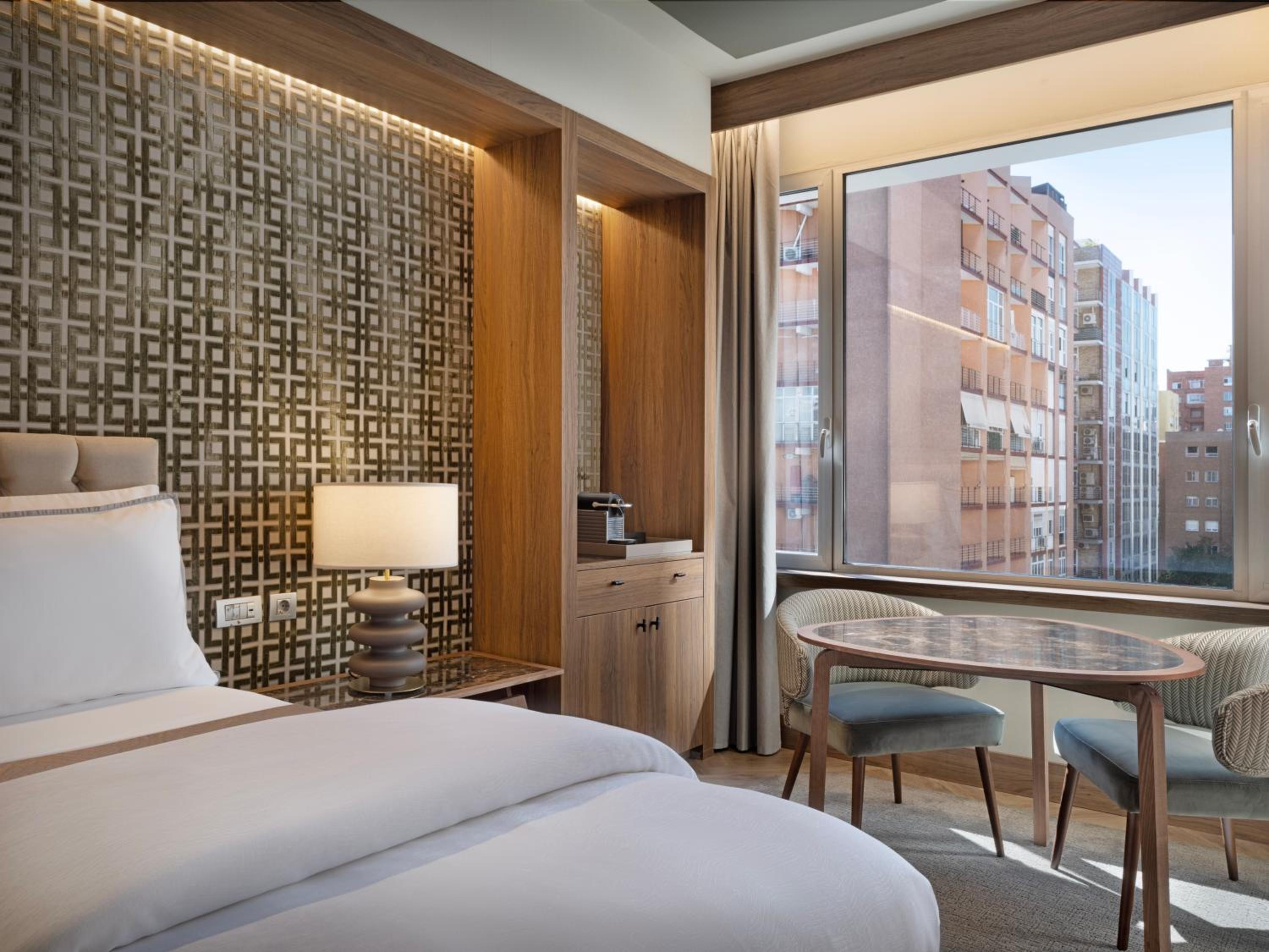 Deluxe Twin Room with City View