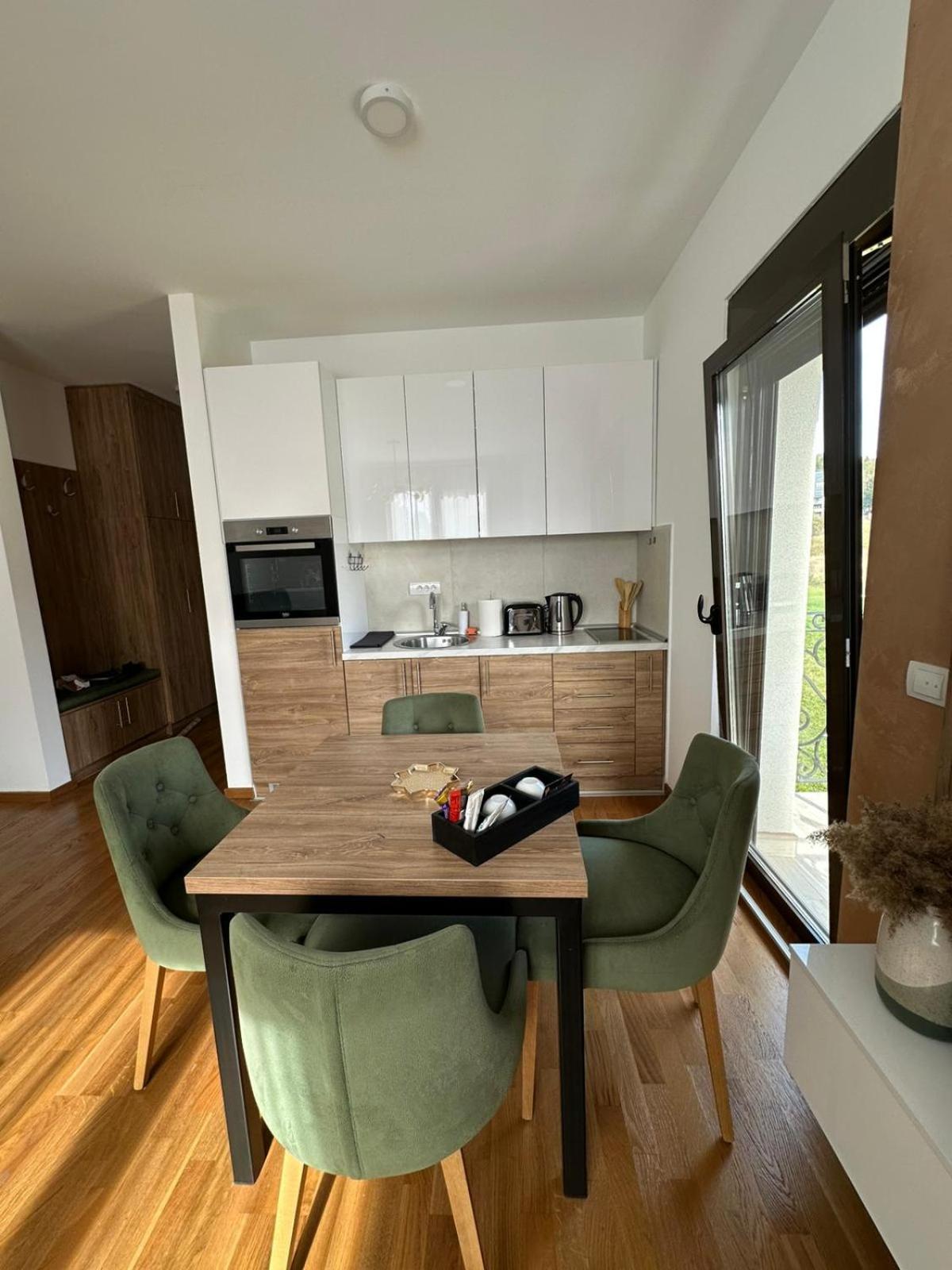 Deluxe Queen Suite - Photo 79