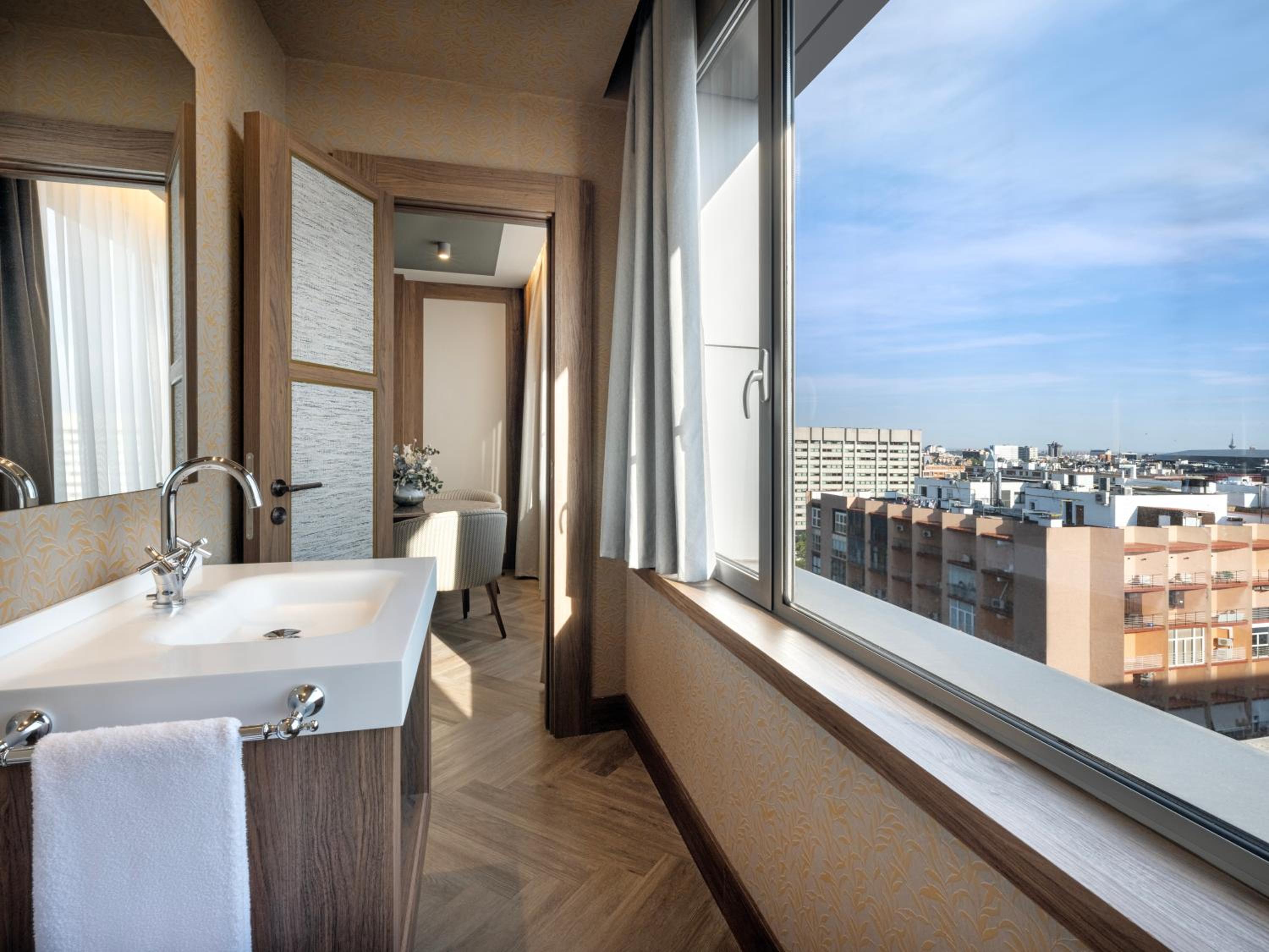 King Suite - Photo 7