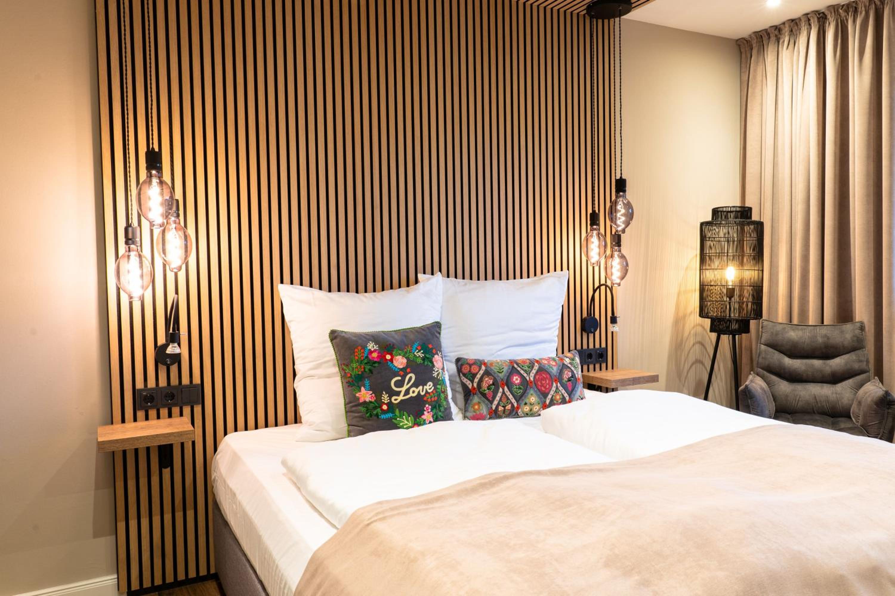 Deluxe Double Room with Balcony photo 1