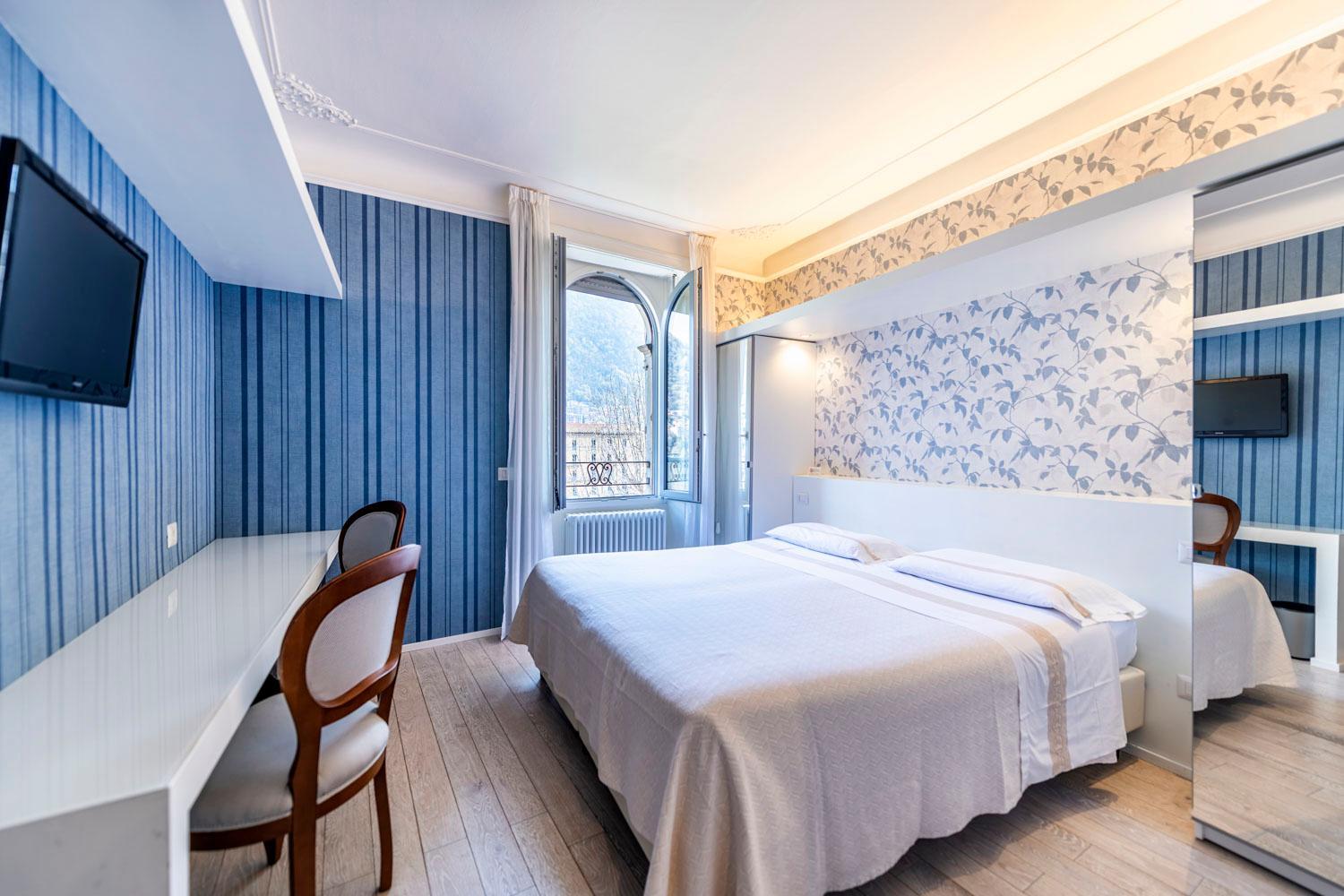 Superior Double or Twin Room with Lake View - Photo 2