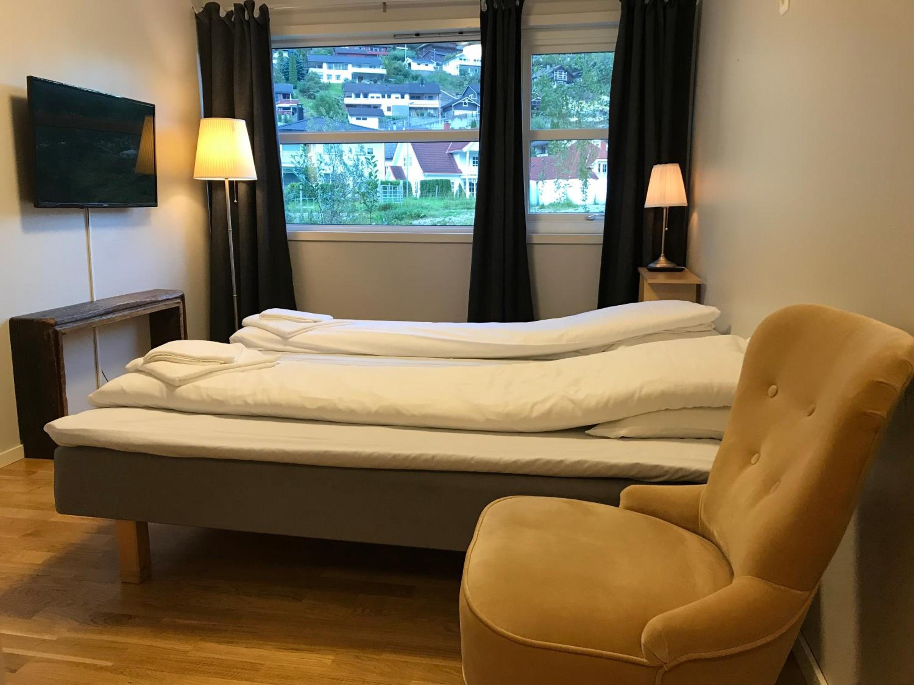 Twin Room - Photo 4