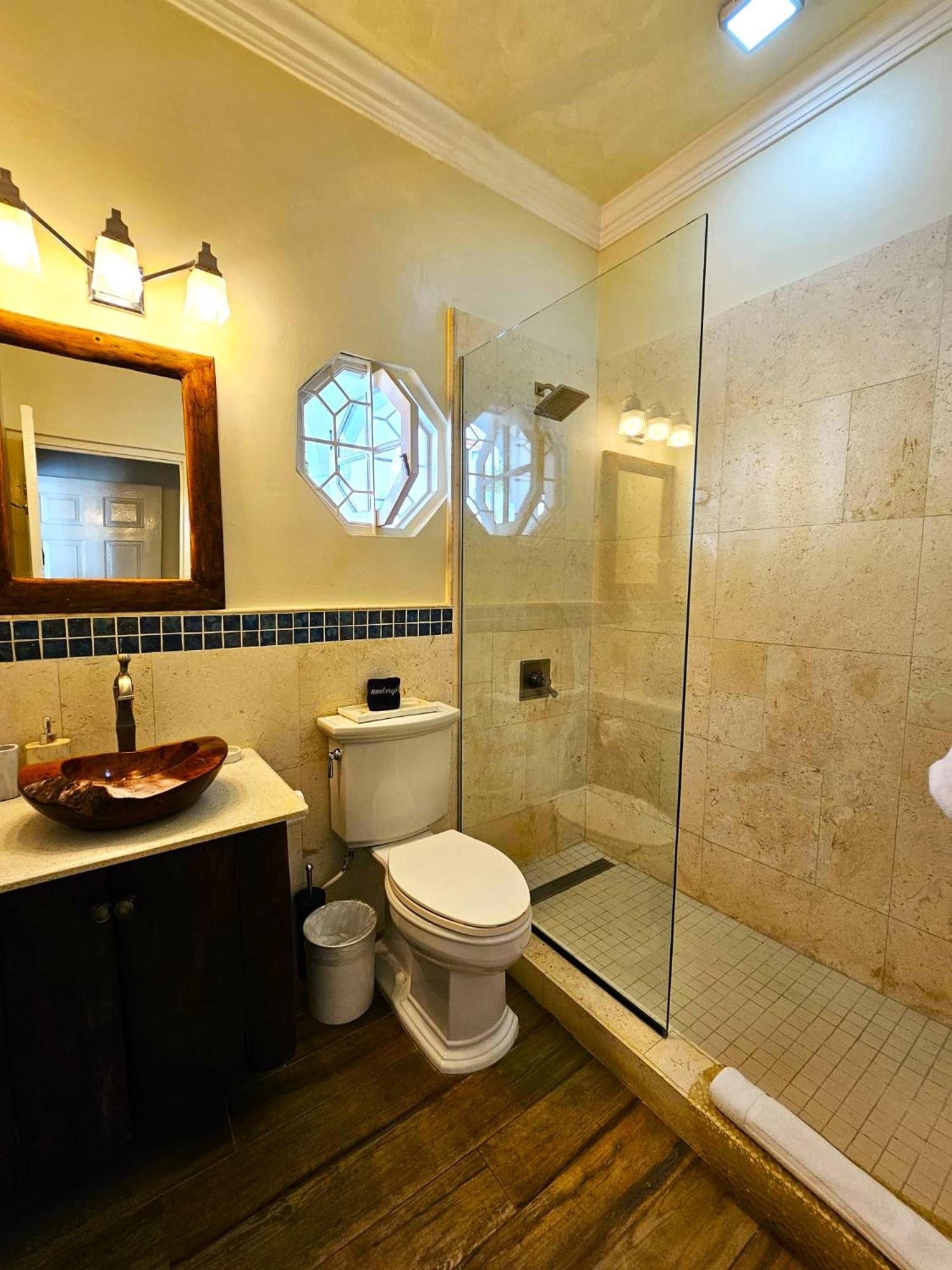 Villa photo 3