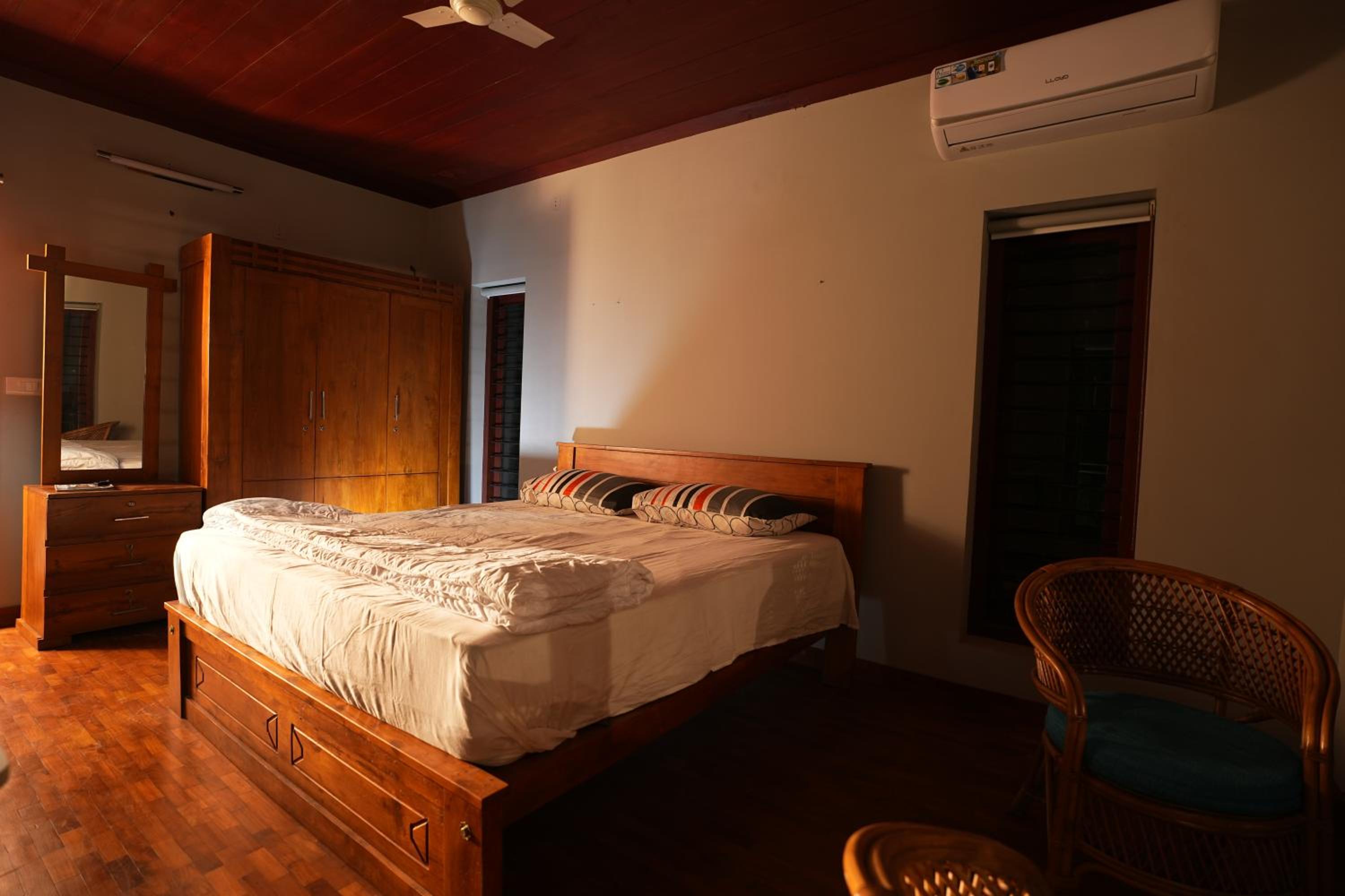 Deluxe Double Room with Balcony photo 2