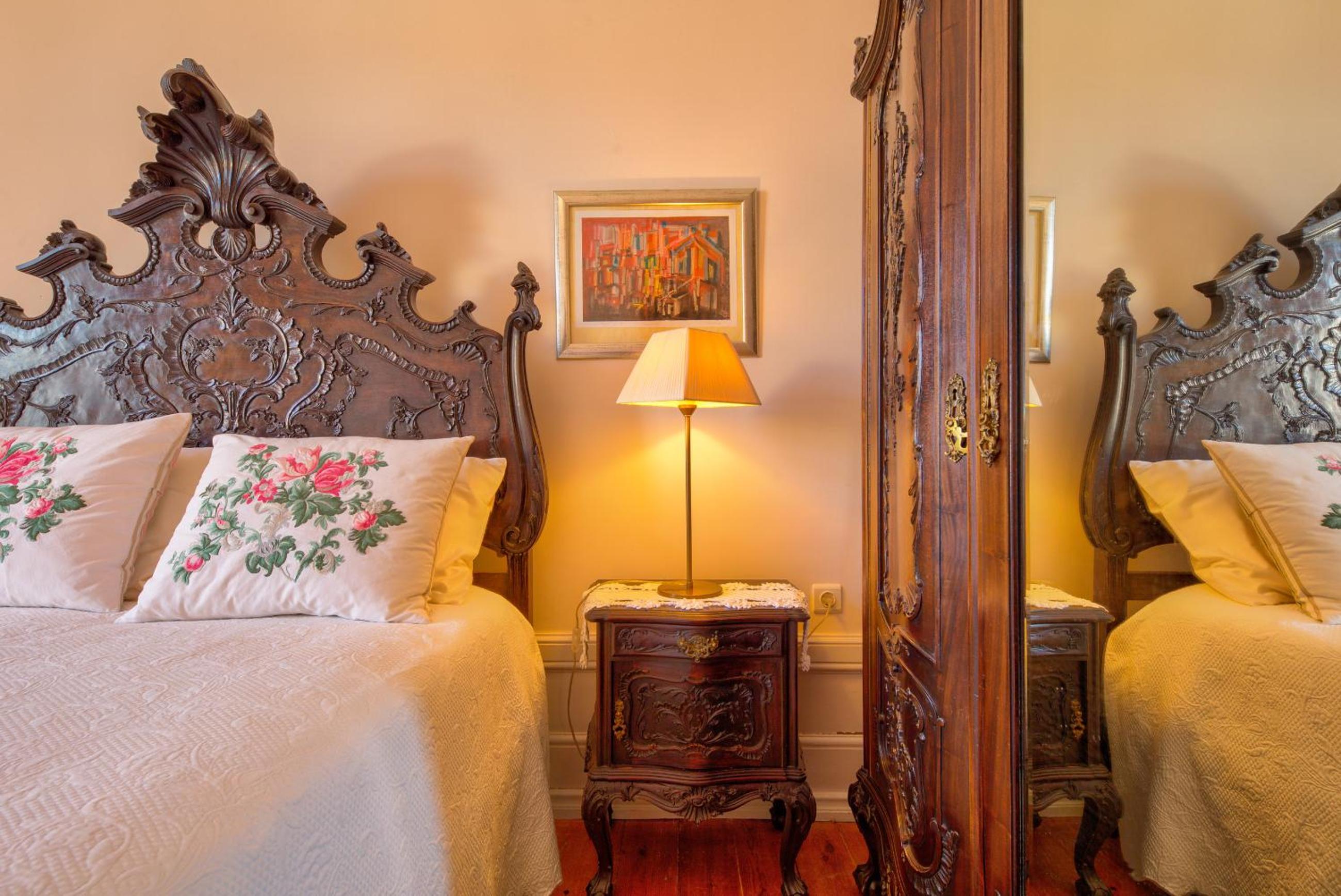 Double Room with Balcony - Photo 11