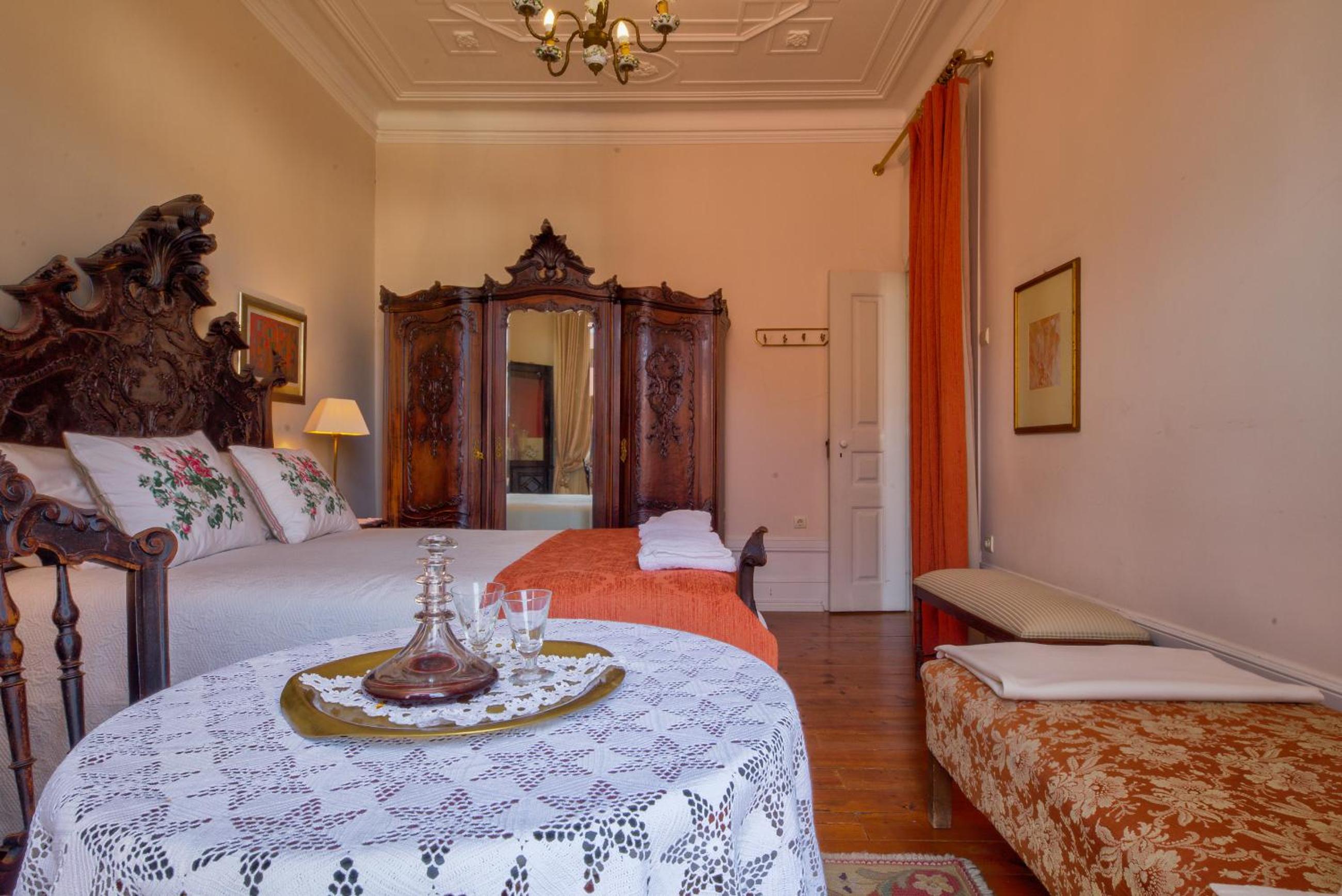 Double Room with Balcony - Photo 1