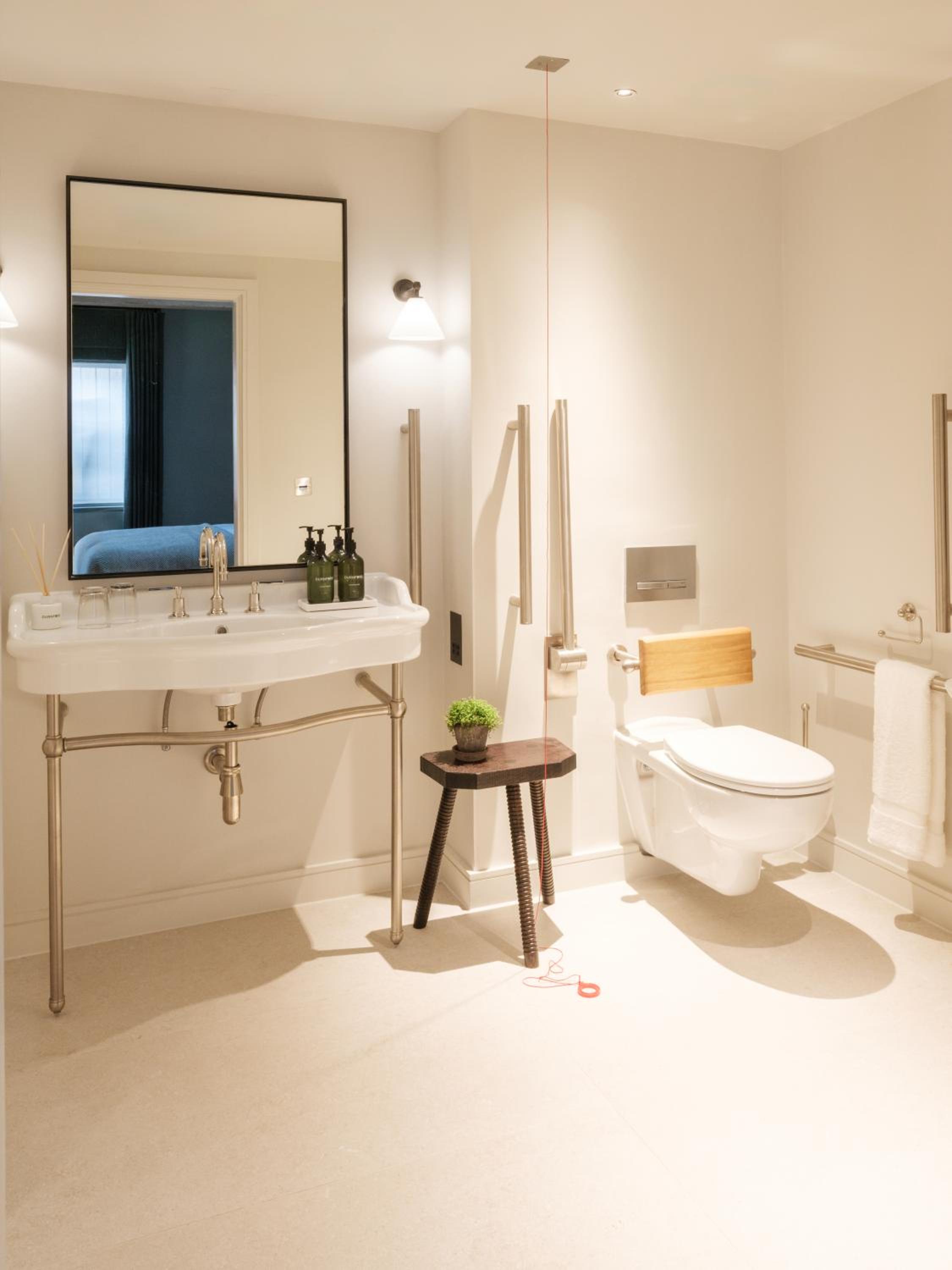 Double Room - Disability Access photo 2