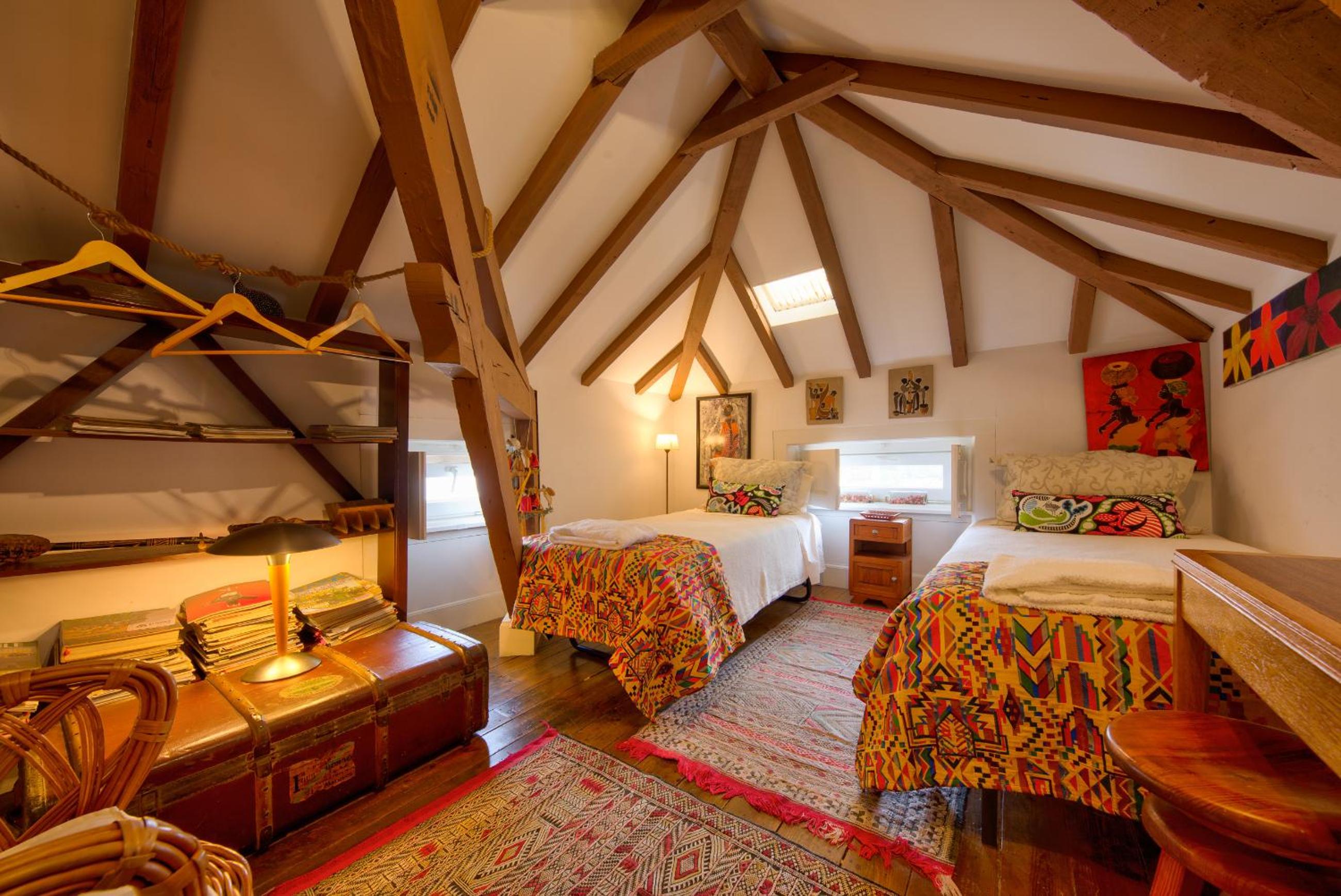 Twin Room with Private Bathroom - Photo 1