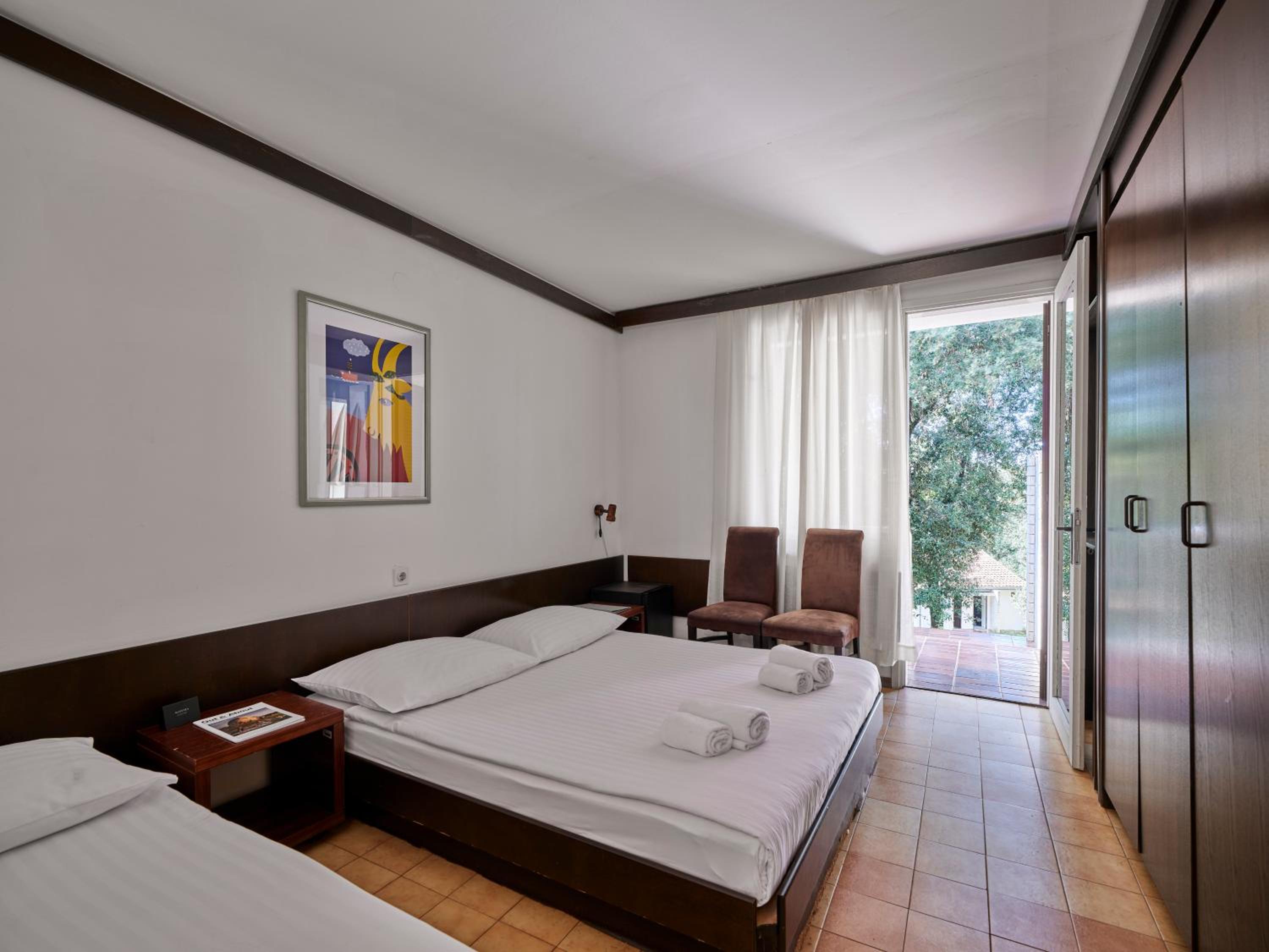 Standard Triple Room - Photo 4