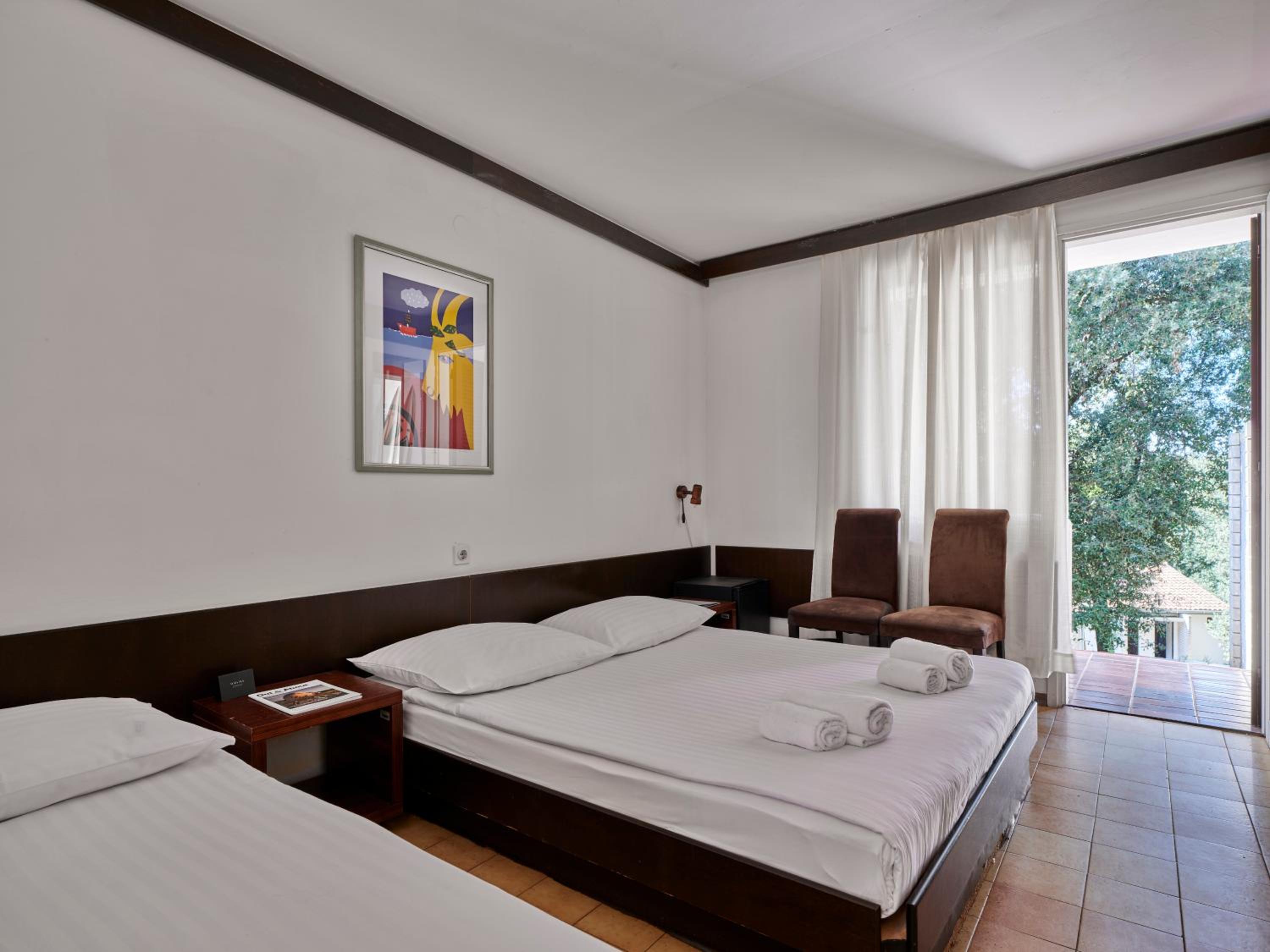 Standard Triple Room - Photo 1