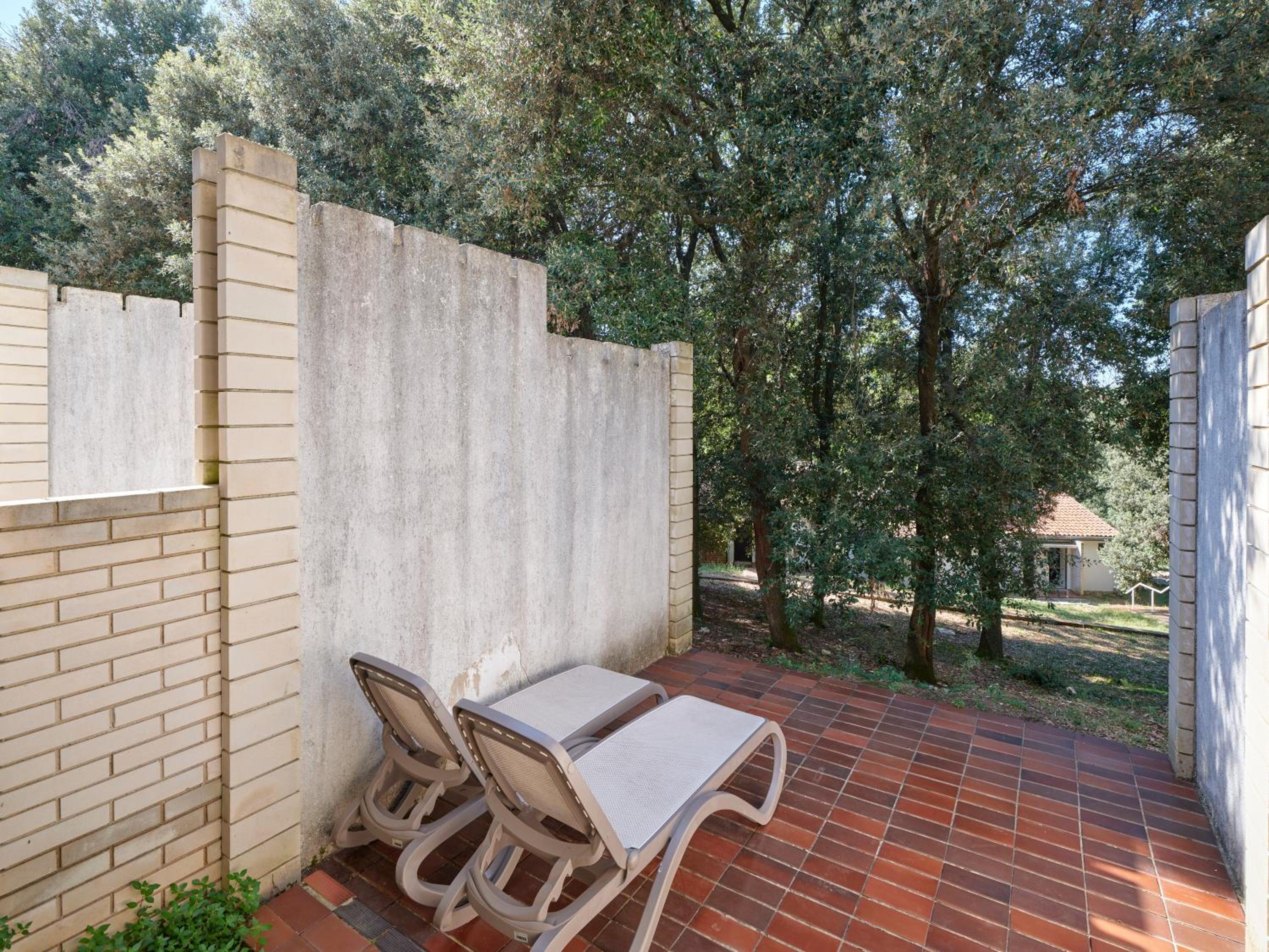Standard Triple Room - Photo 6