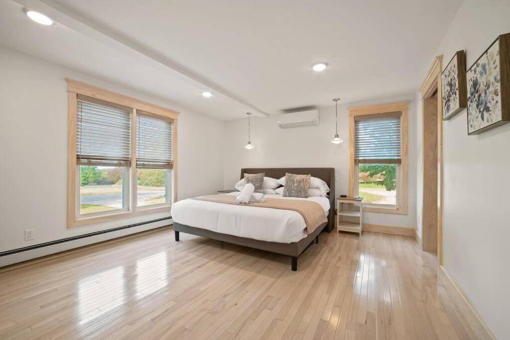 Five-Bedroom House photo 1