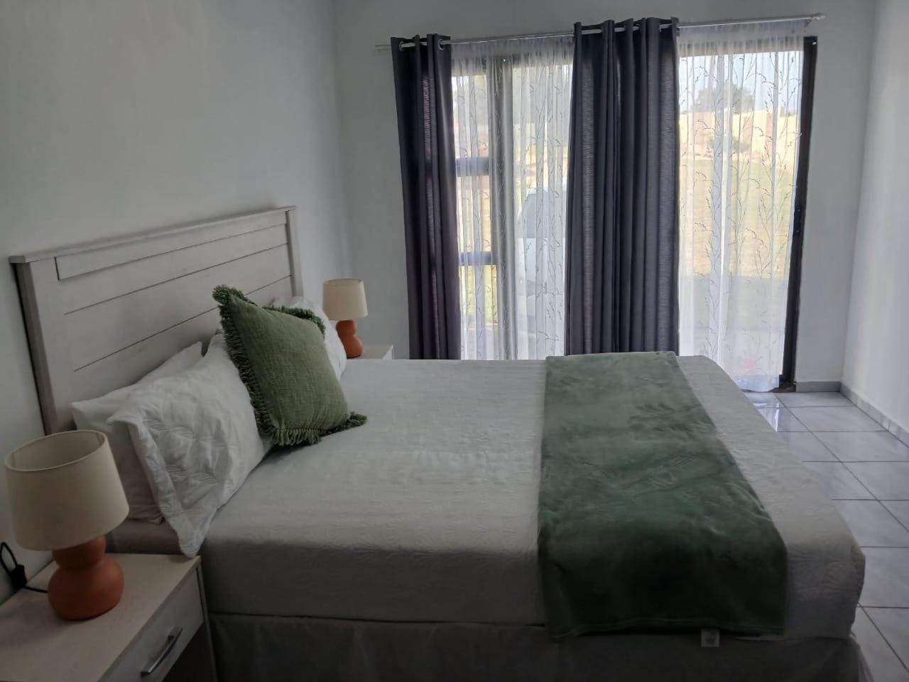 Double Room with Private Bathroom photo 1