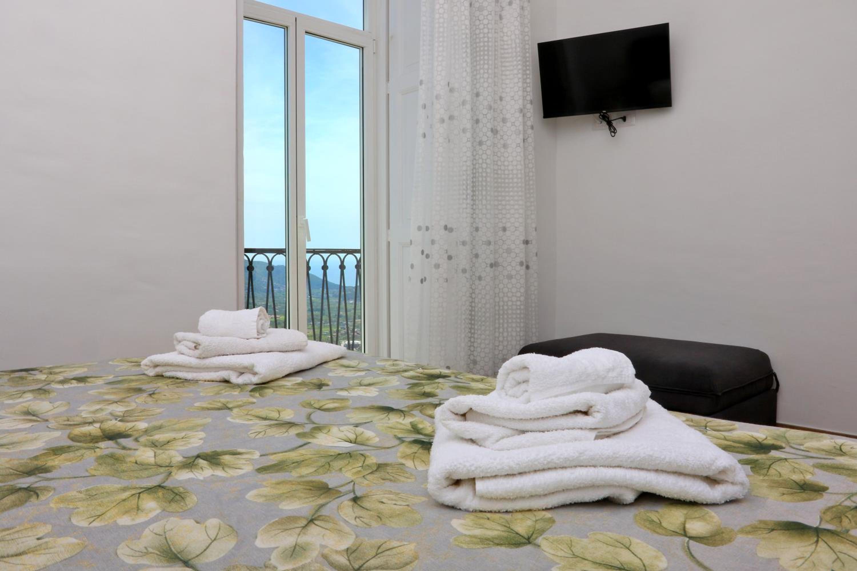 Double Room with Balcony (2 Adults + 1 Child)