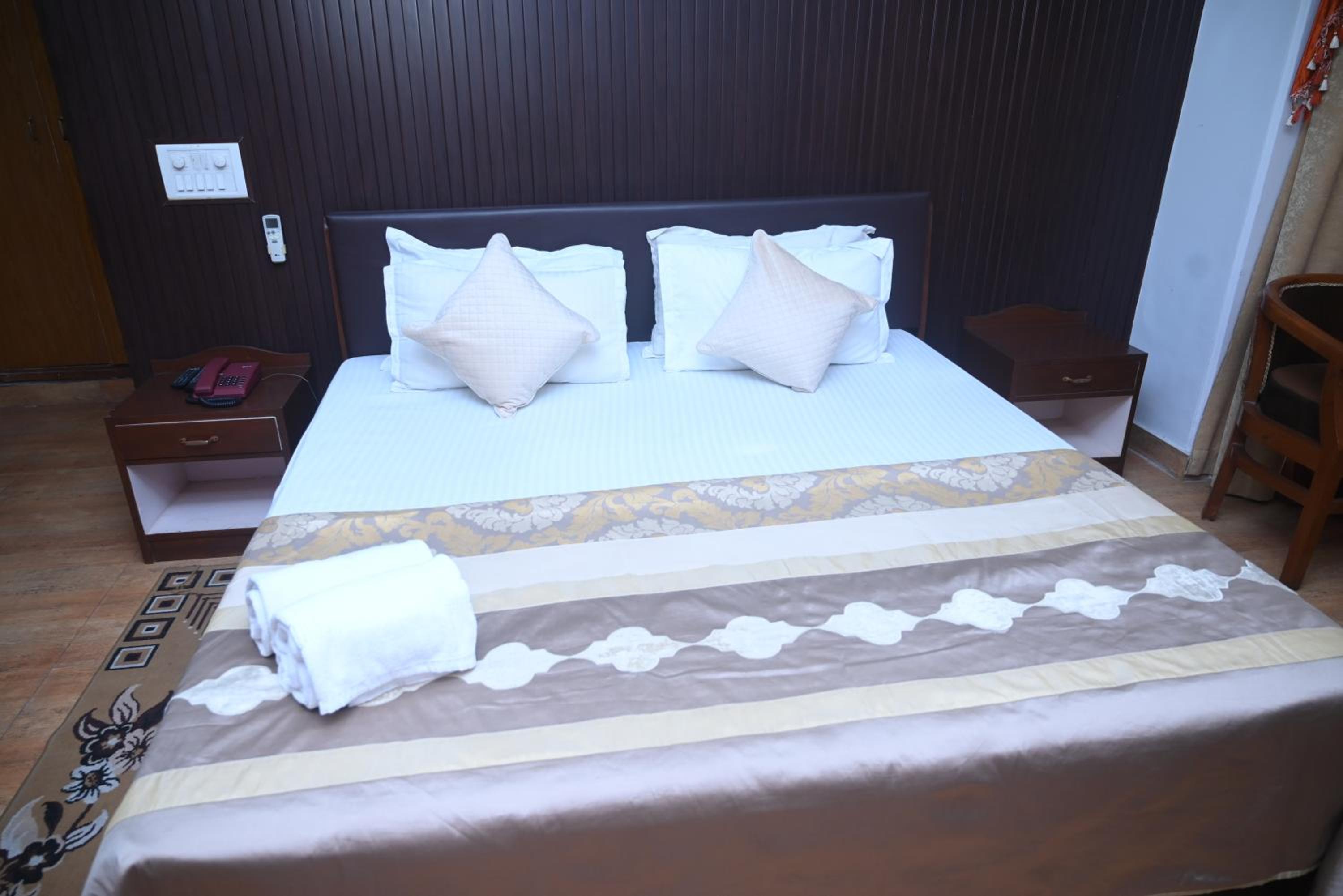 Suite - Photo 9
