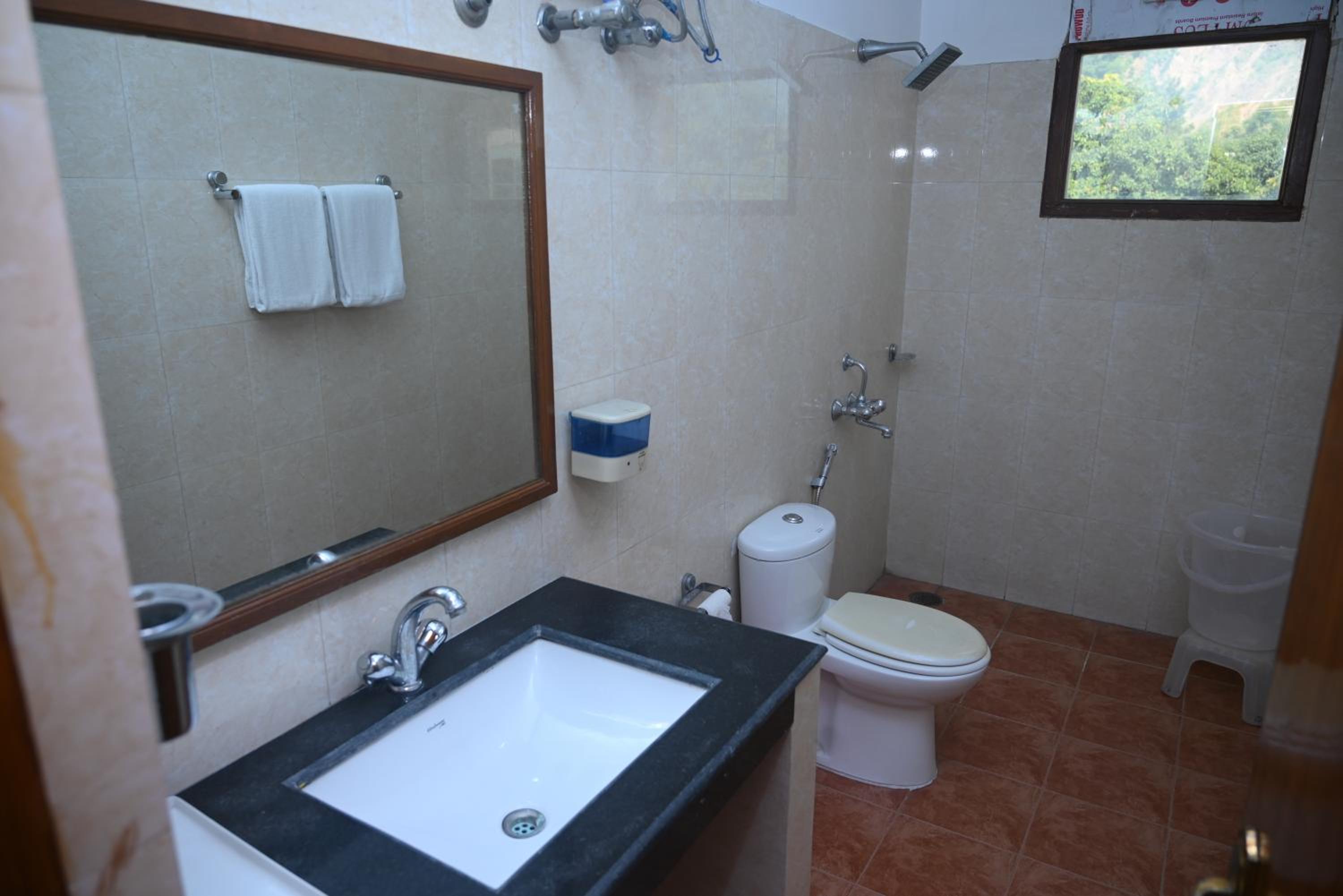 Suite - Photo 3