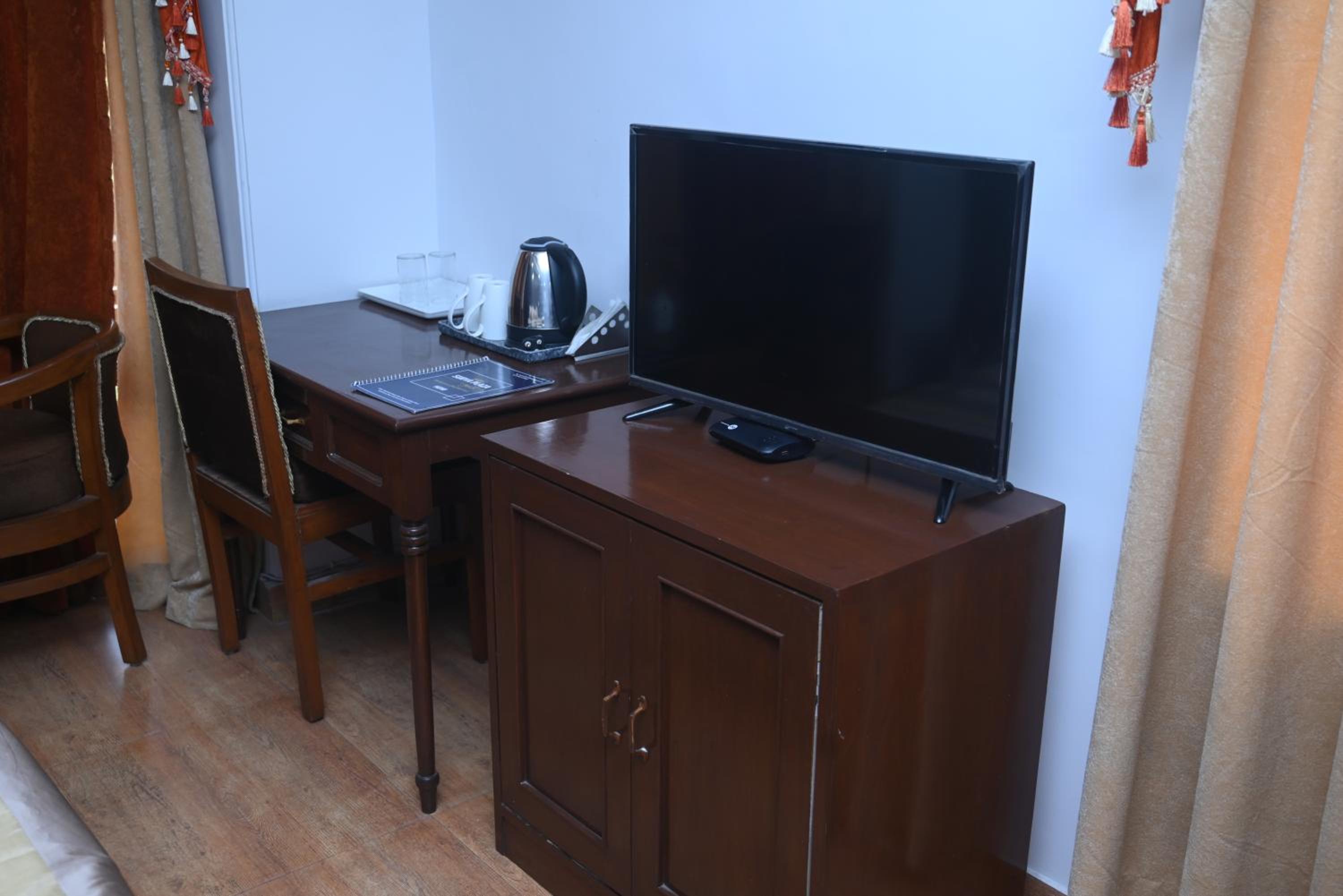 Suite - Photo 2