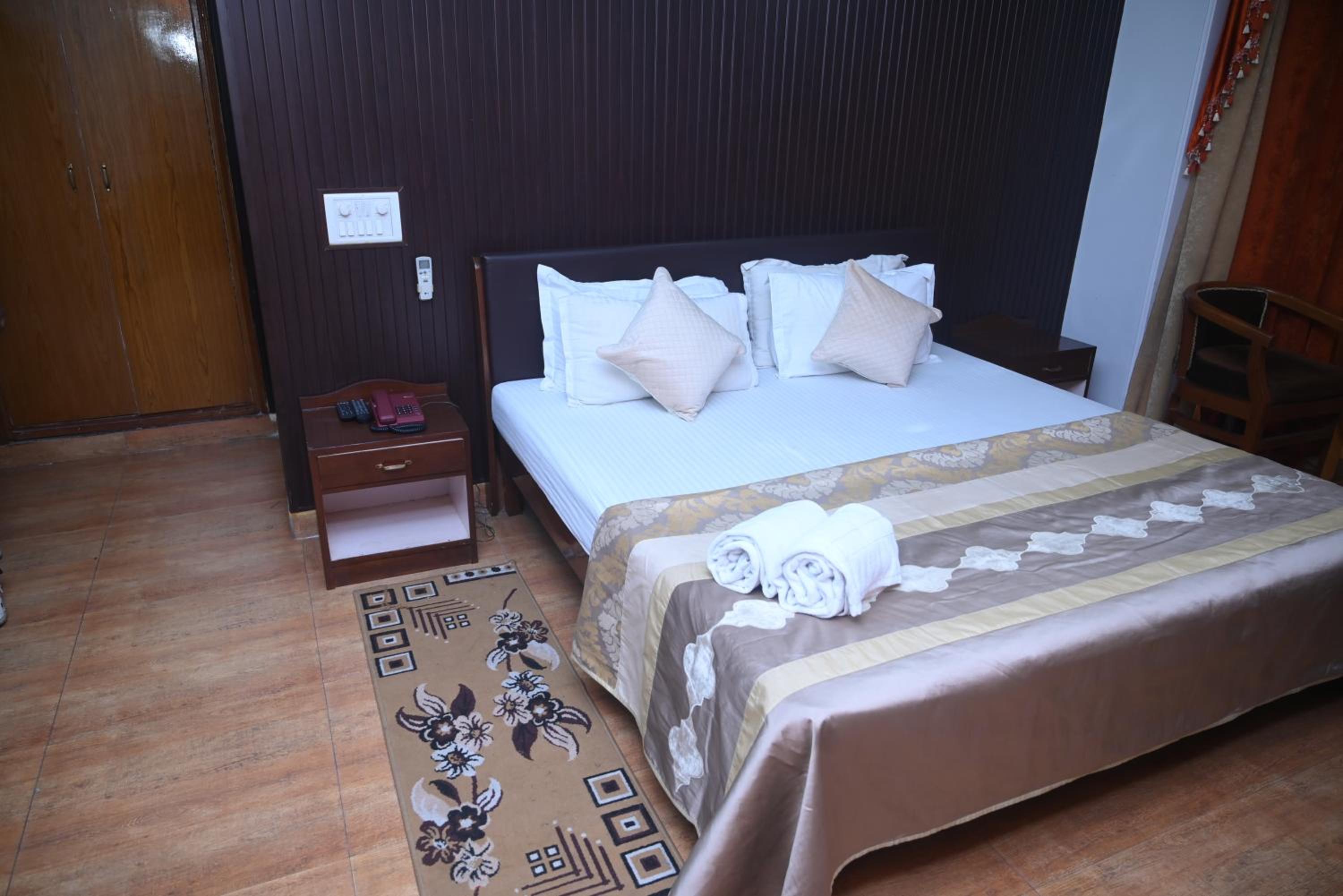 Suite - Photo 12