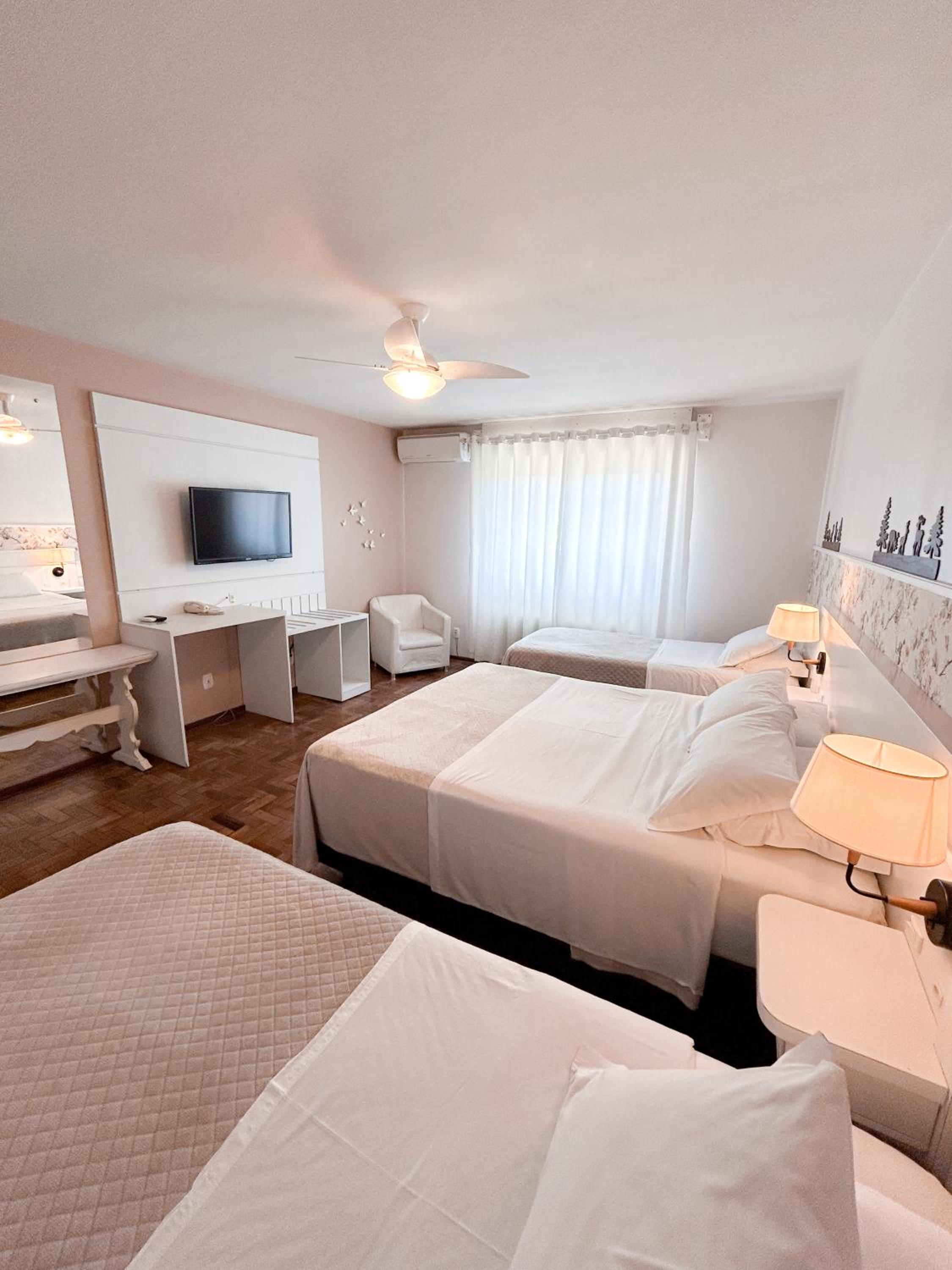 Classic Quadruple Room photo 2