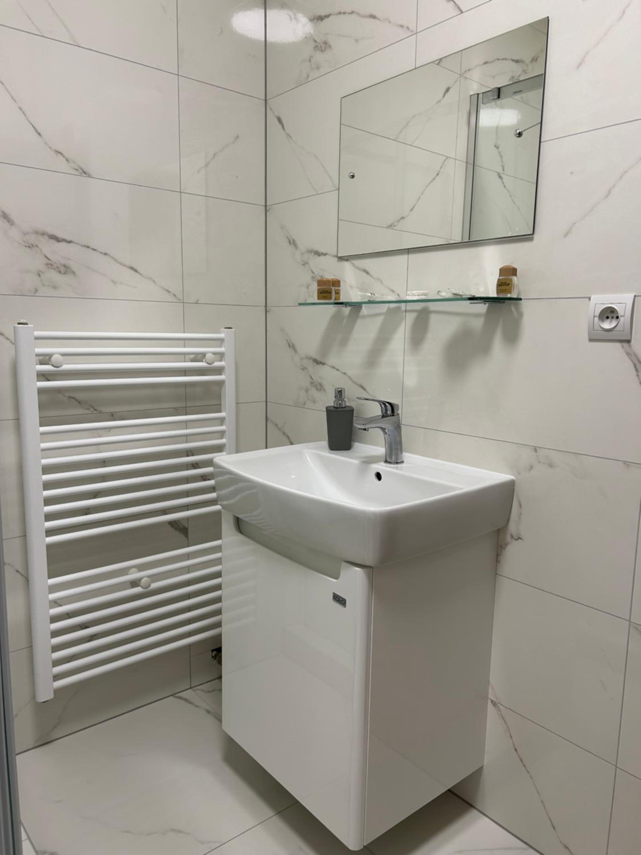 Standard Double Room - Photo 6
