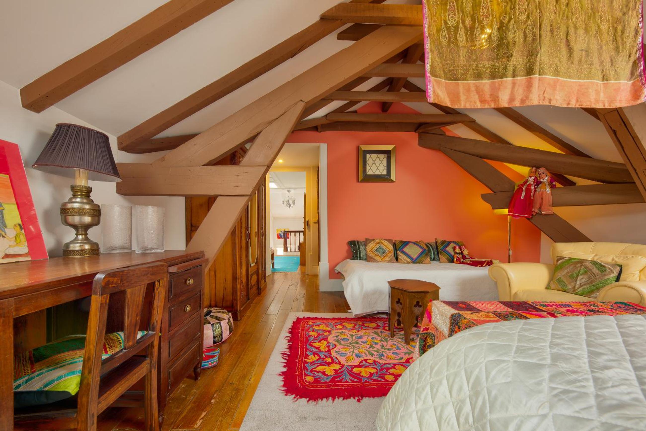Standard Suite - Photo 4