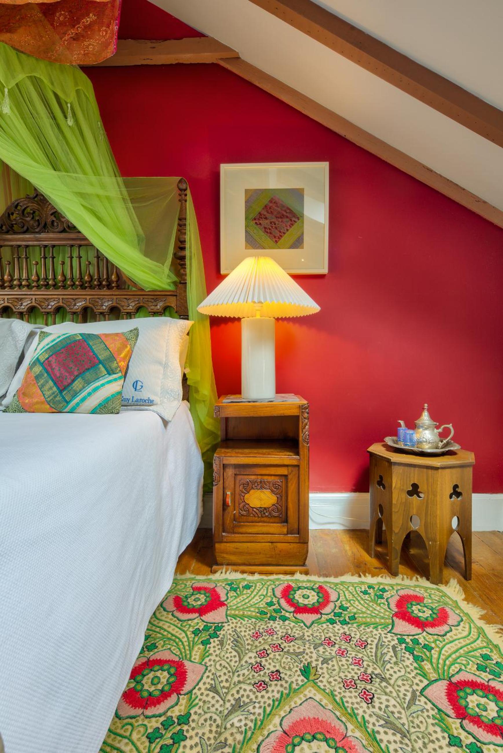 Standard Suite - Photo 11