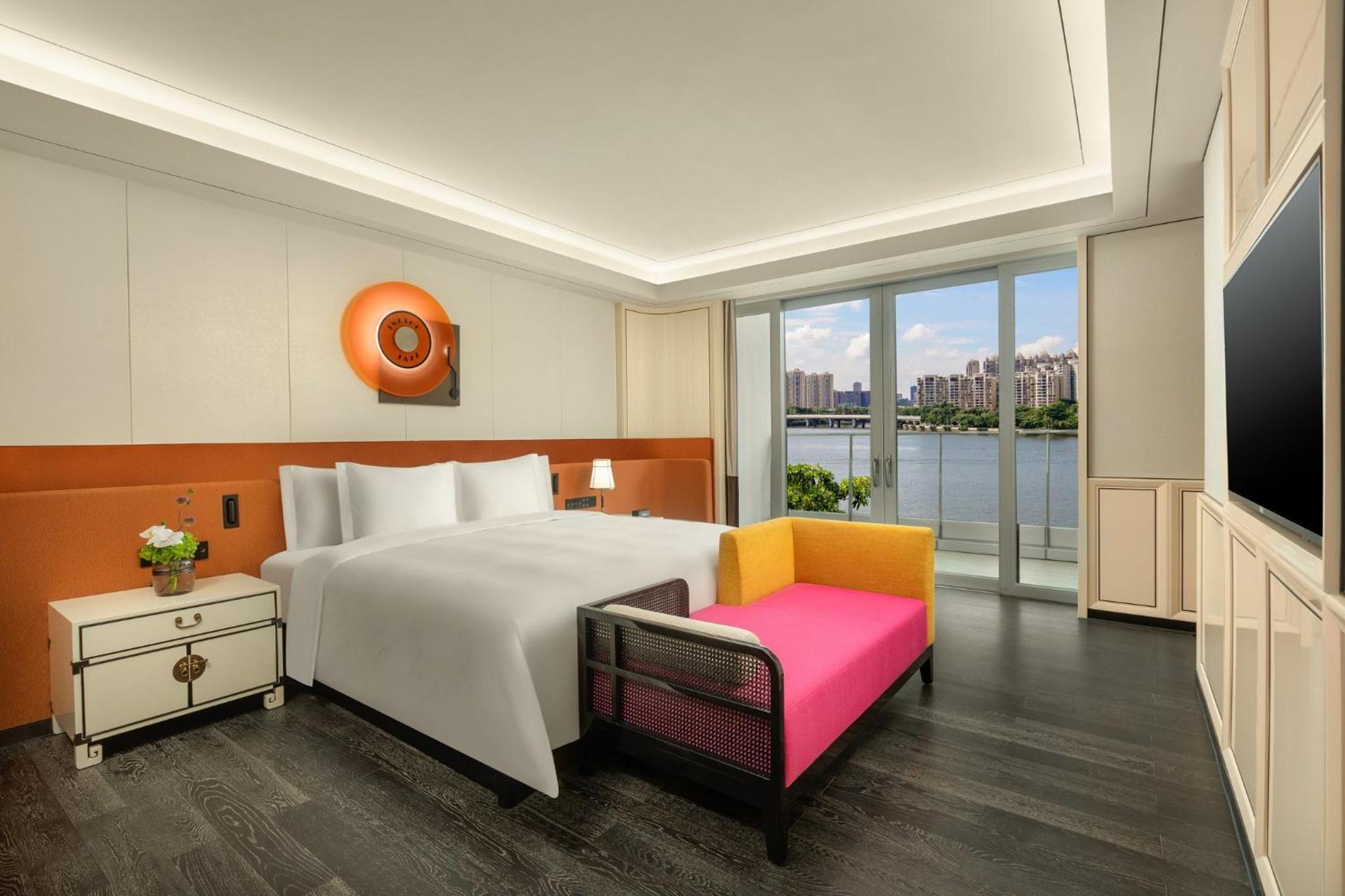 One-Bedroom King Suite with Terrace and Tower View thumbnail 6