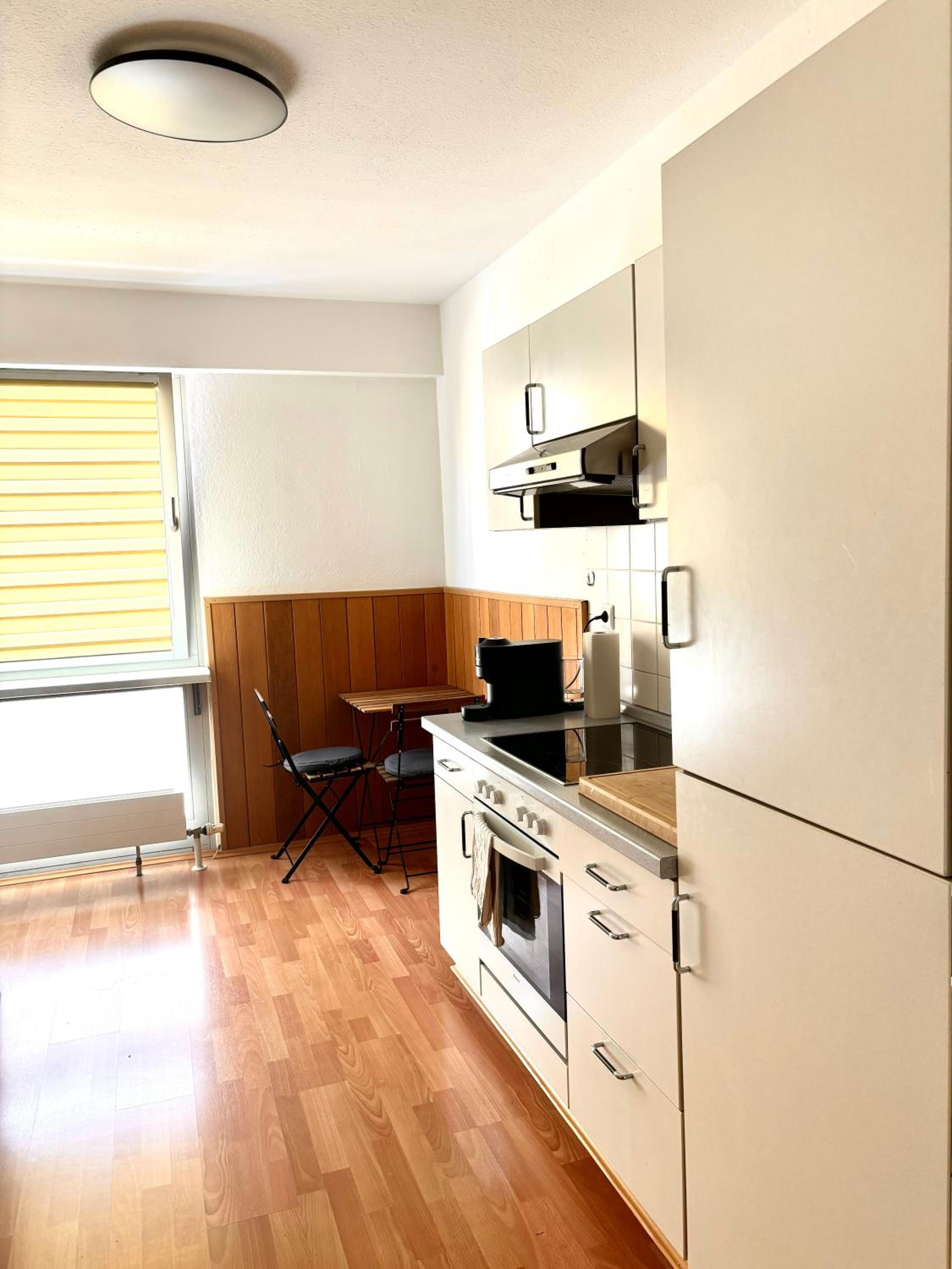 One-Bedroom Apartment with Balcony and City View photo 2