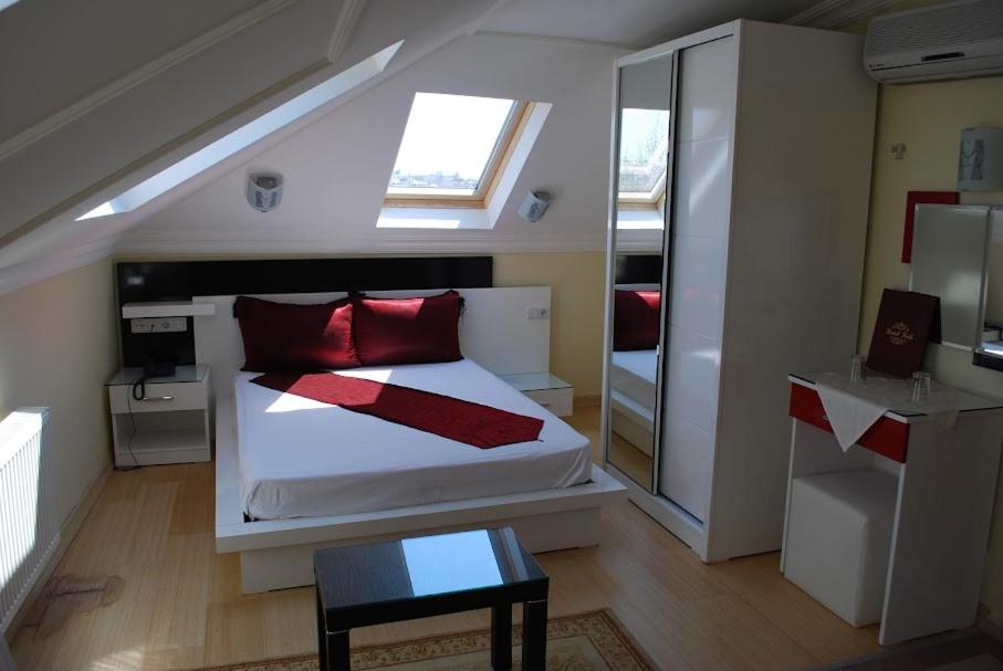 Triple Room with City View photo 2
