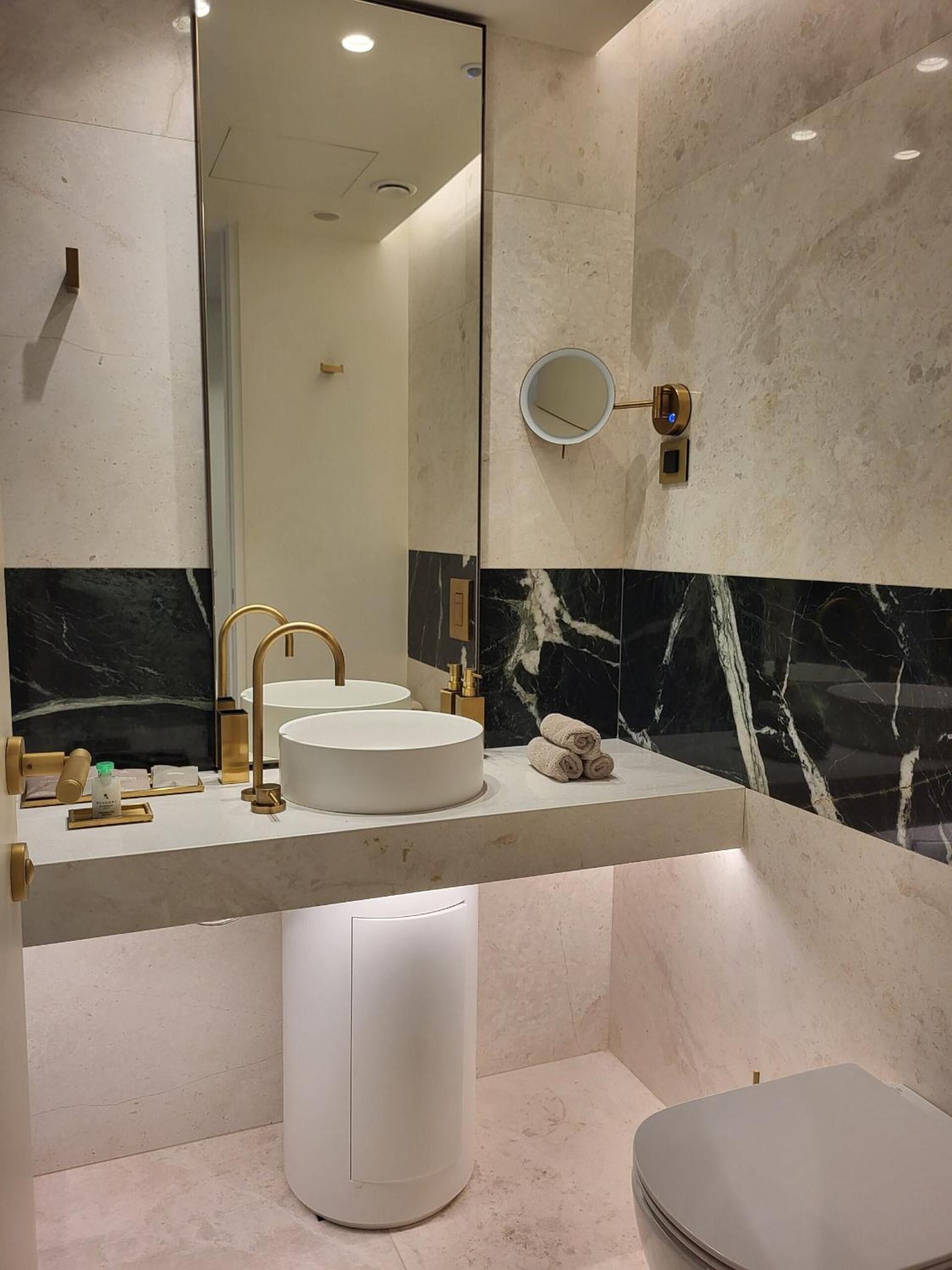 Superior Room with Balcony photo 2