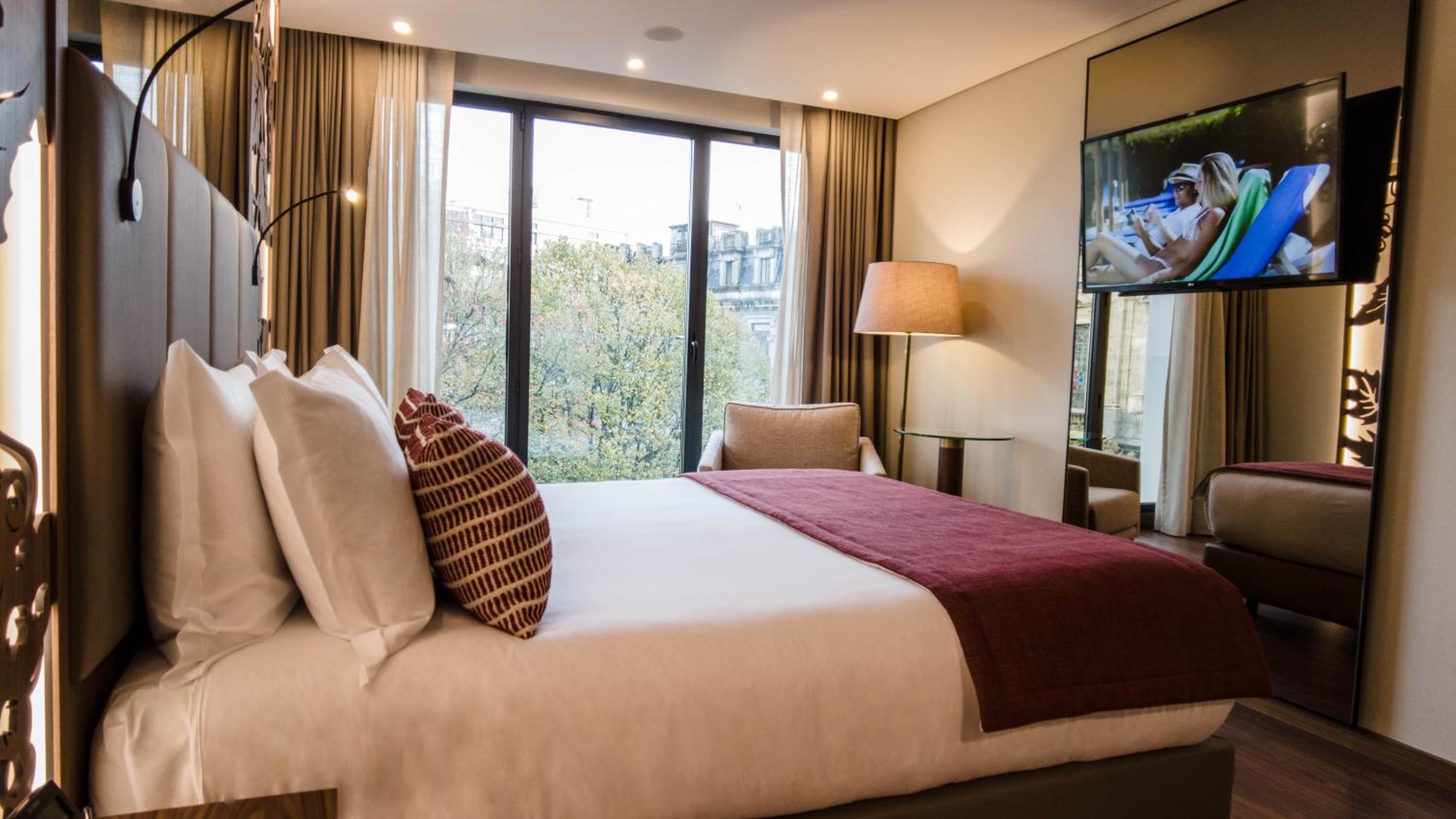 Superior Double Room with Balcony - Photo 3