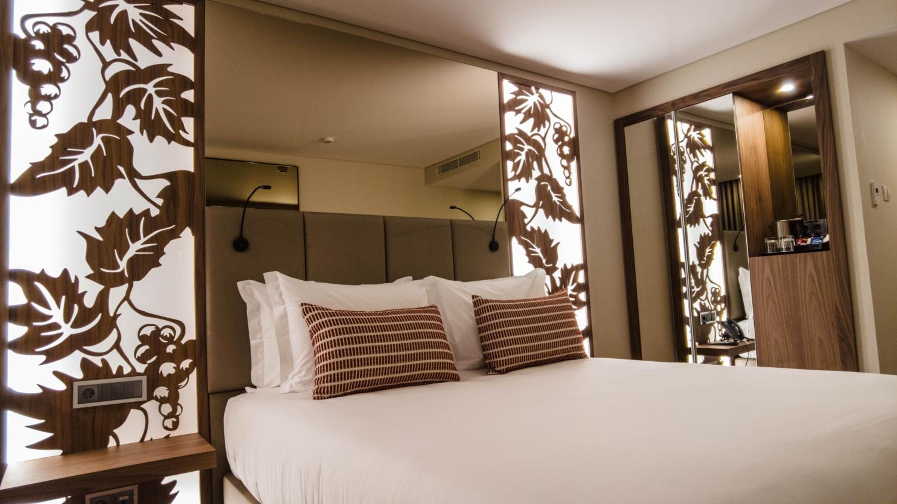 Special Offer - Suite with Balcony photo 2