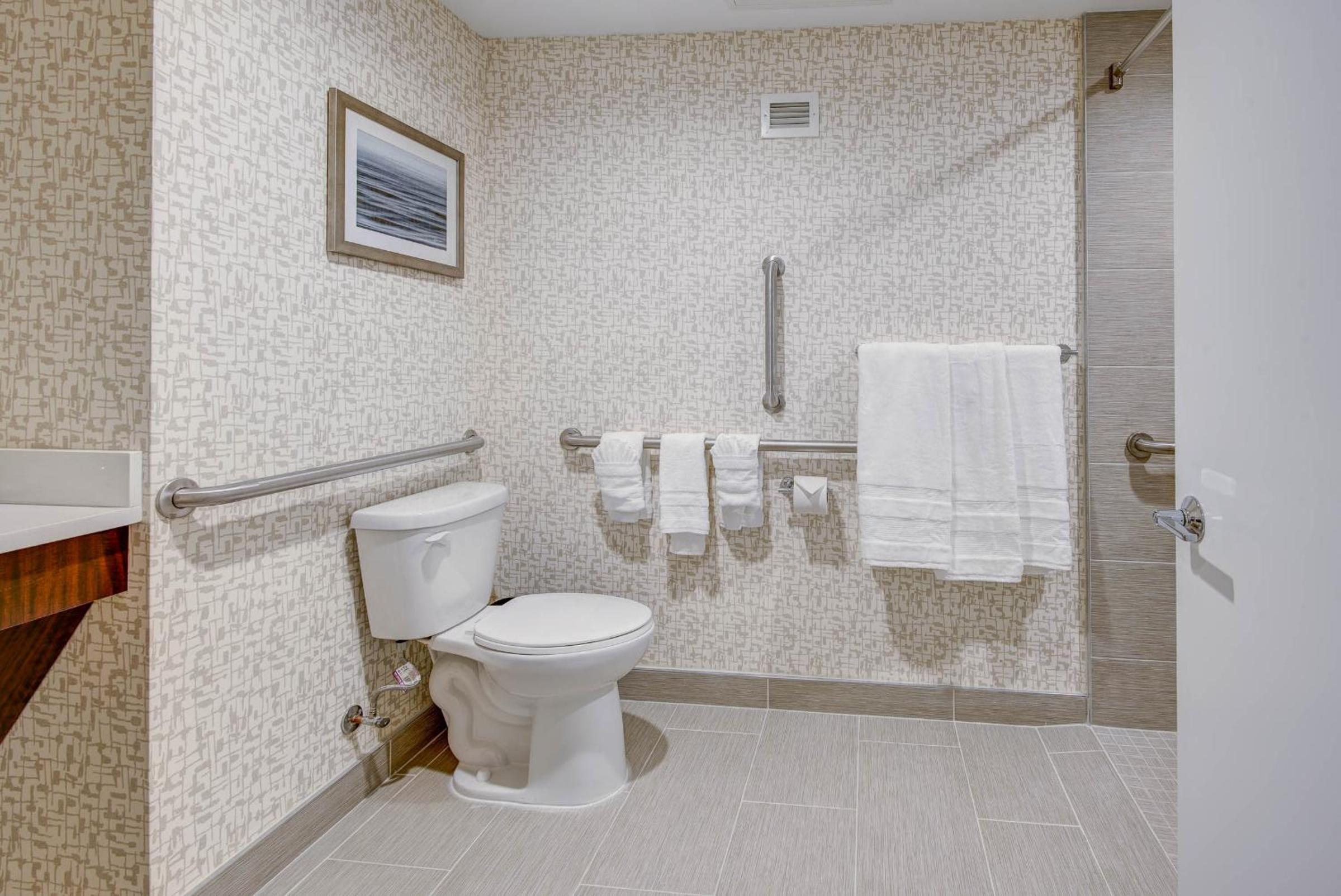 Large Queen Room with Roll-In Shower - Mobility/Hearing Accessible photo 2