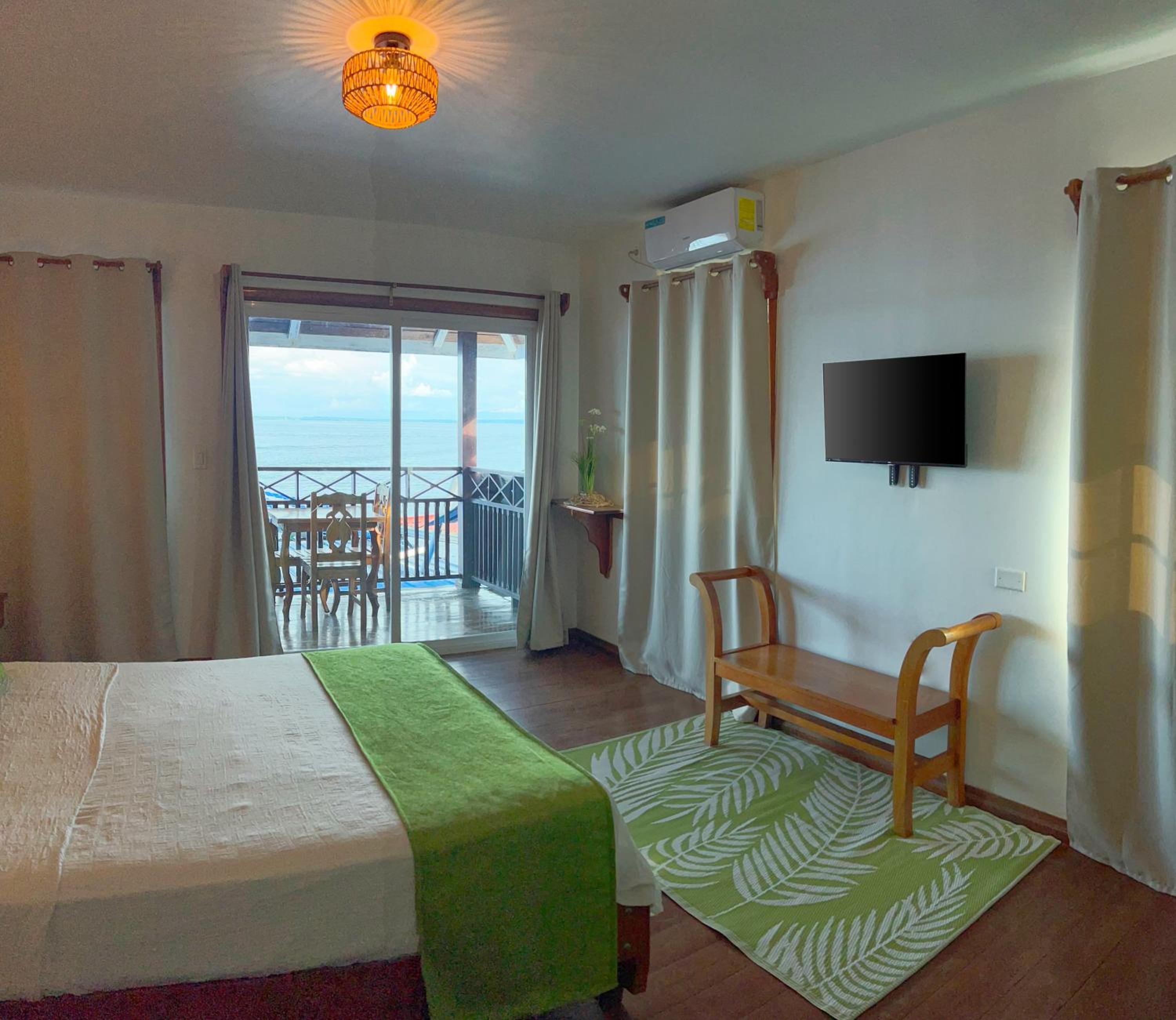 Deluxe Double Room with Balcony and Sea View photo 1