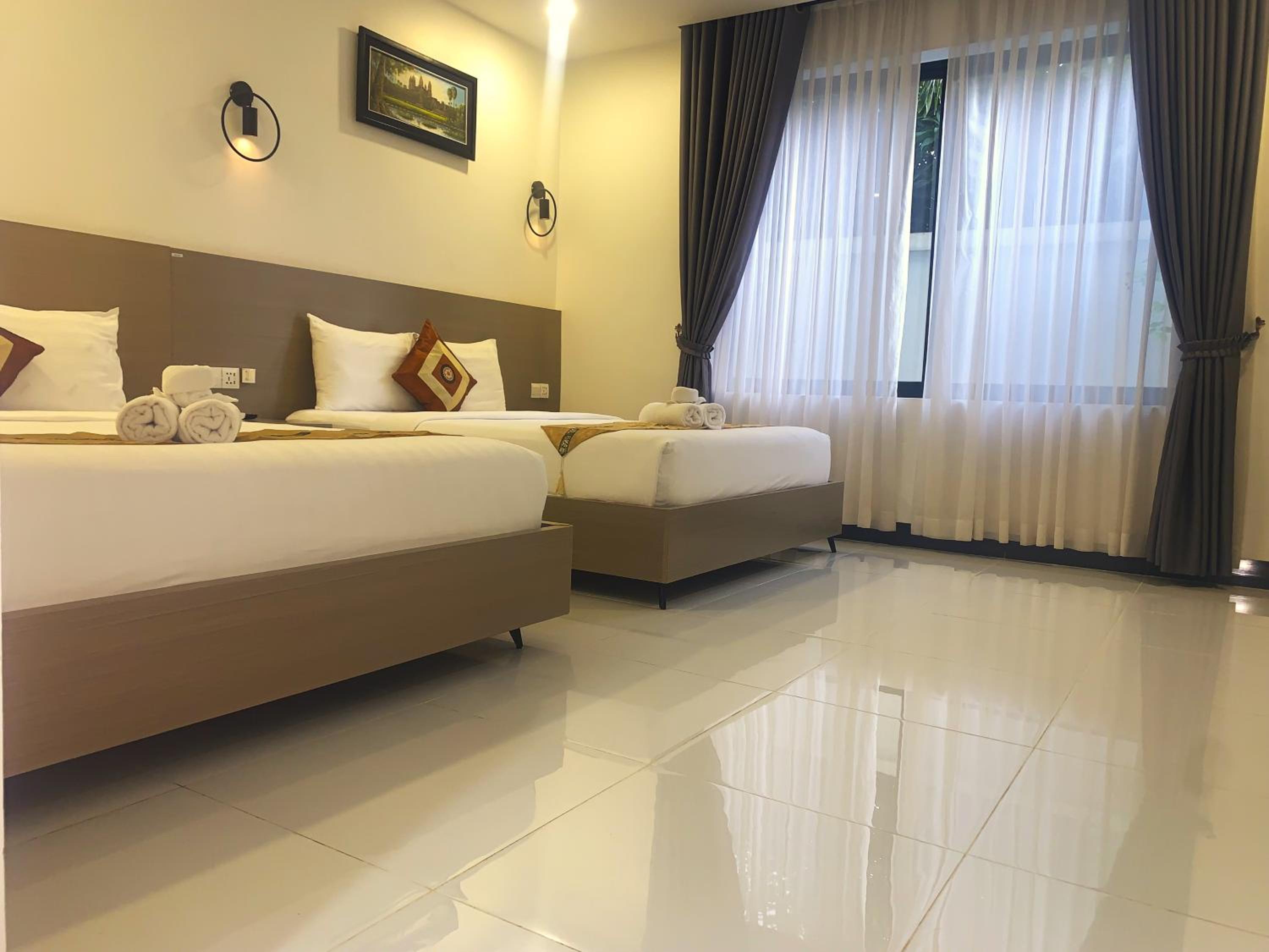 Premier Deluxe Family Room - Photo 8