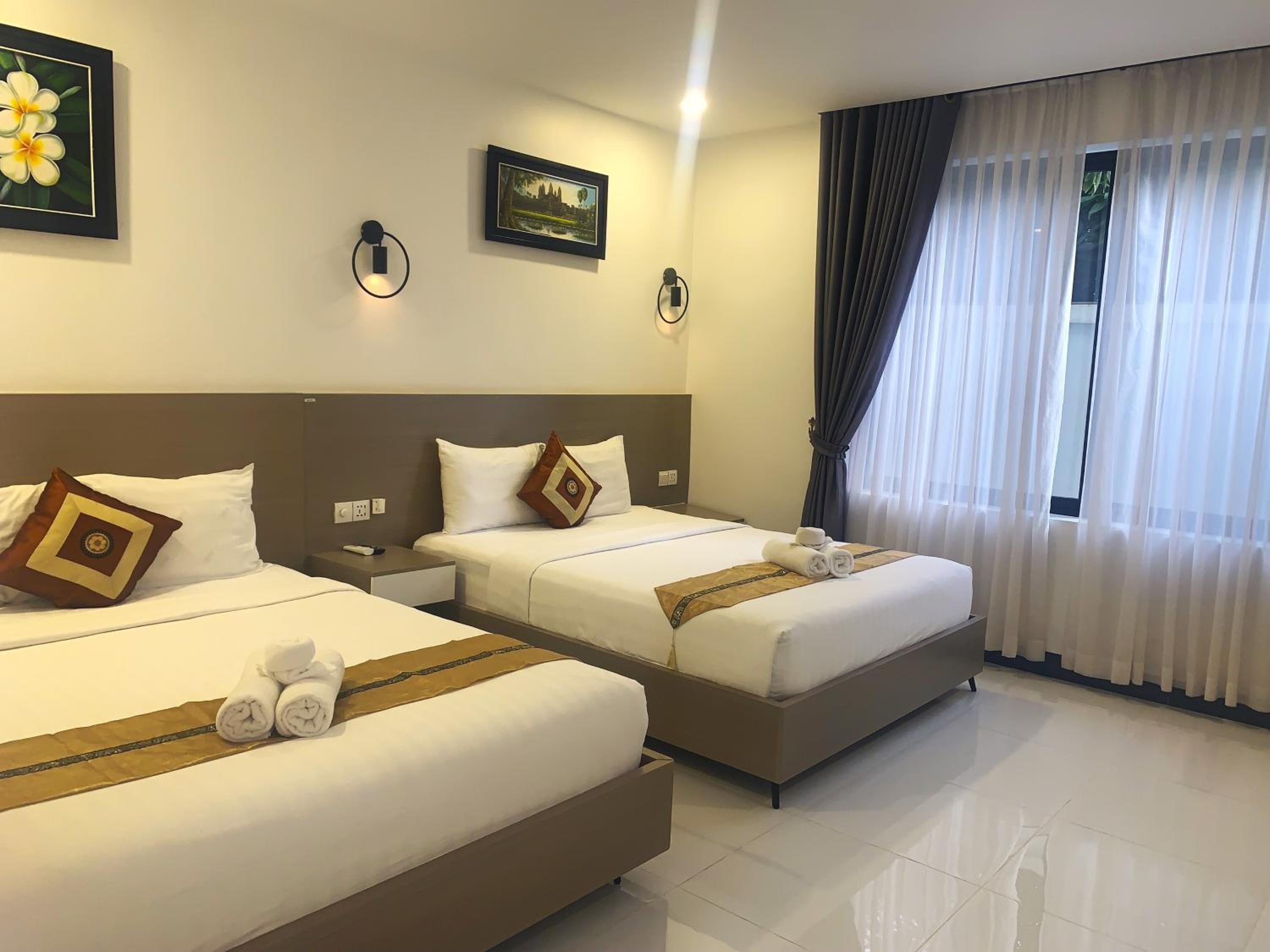 Premier Deluxe Family Room - Photo 10