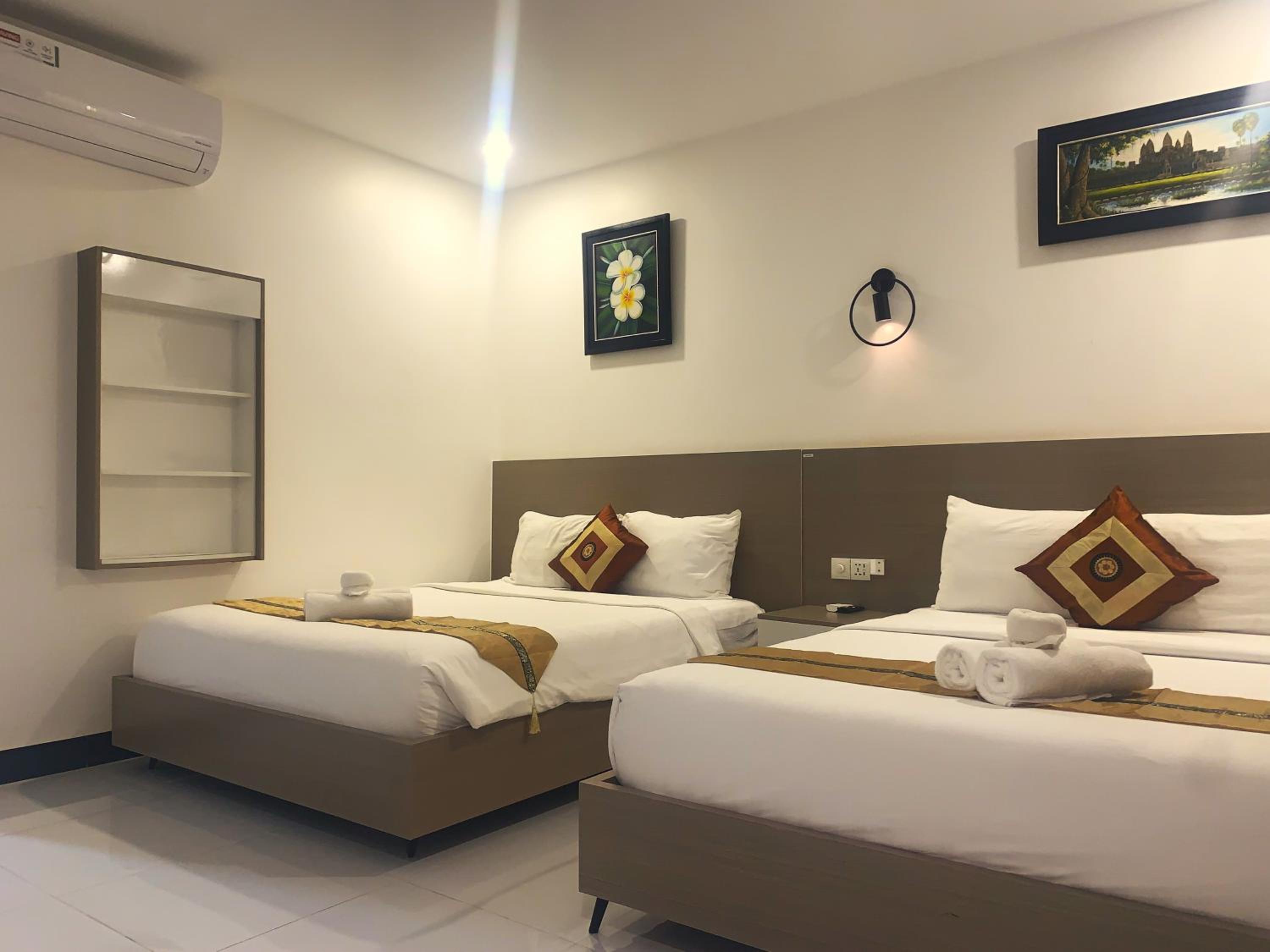 Premier Deluxe Family Room - Photo 12