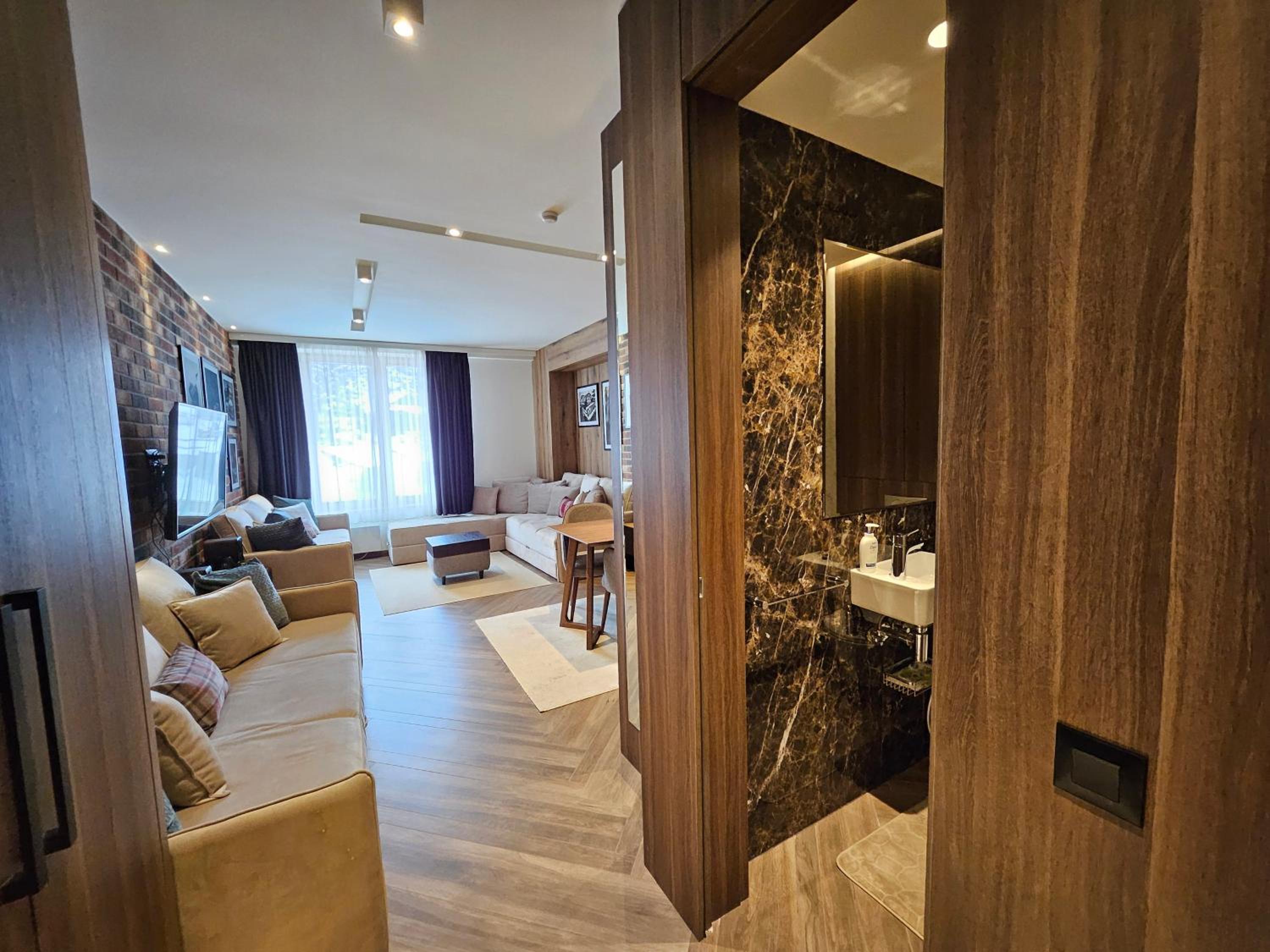 One-Bedroom Apartment