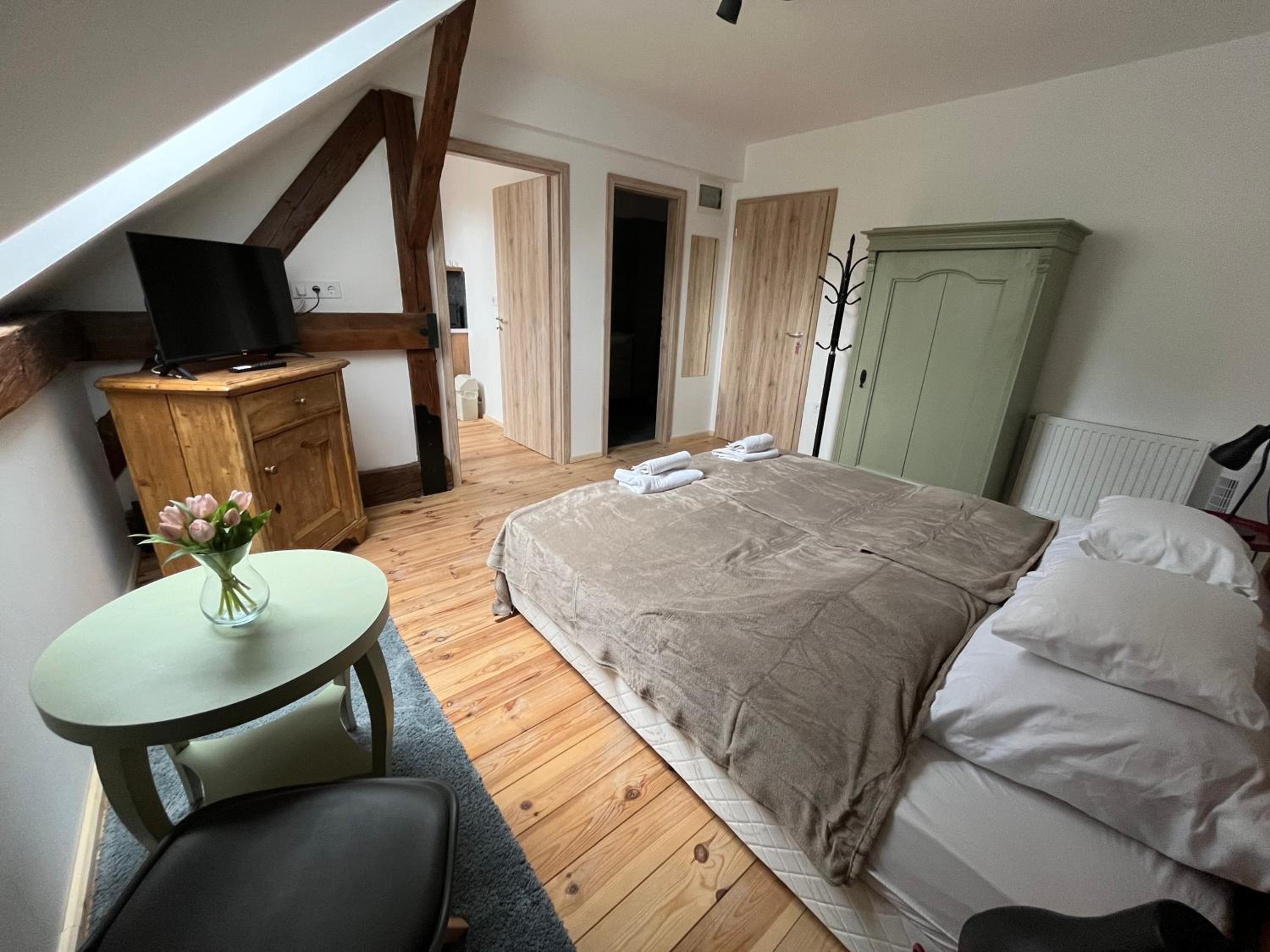 One-bedroom Loft Apartment  - Photo 1