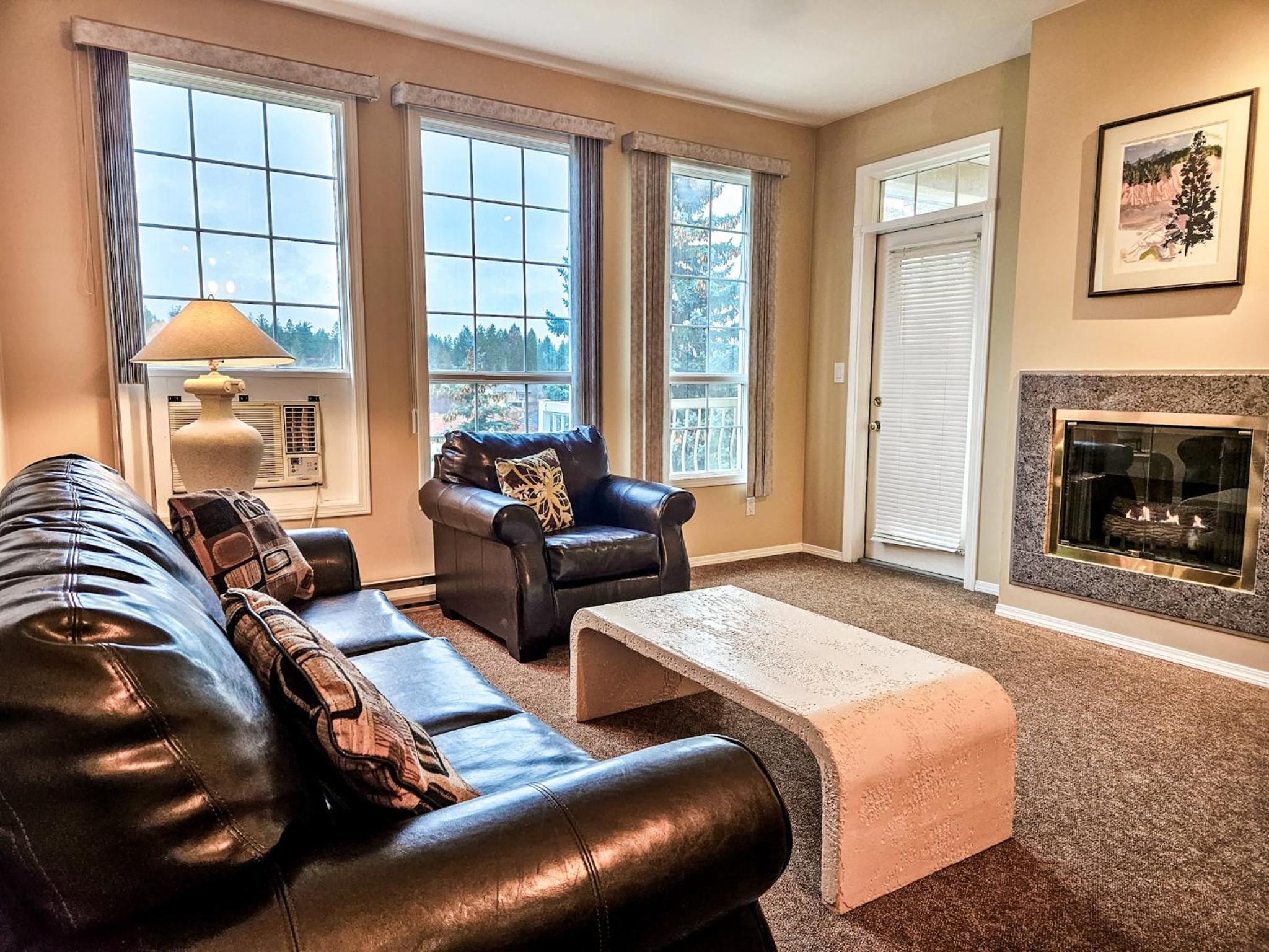 One-Bedroom Apartment with View photo 1
